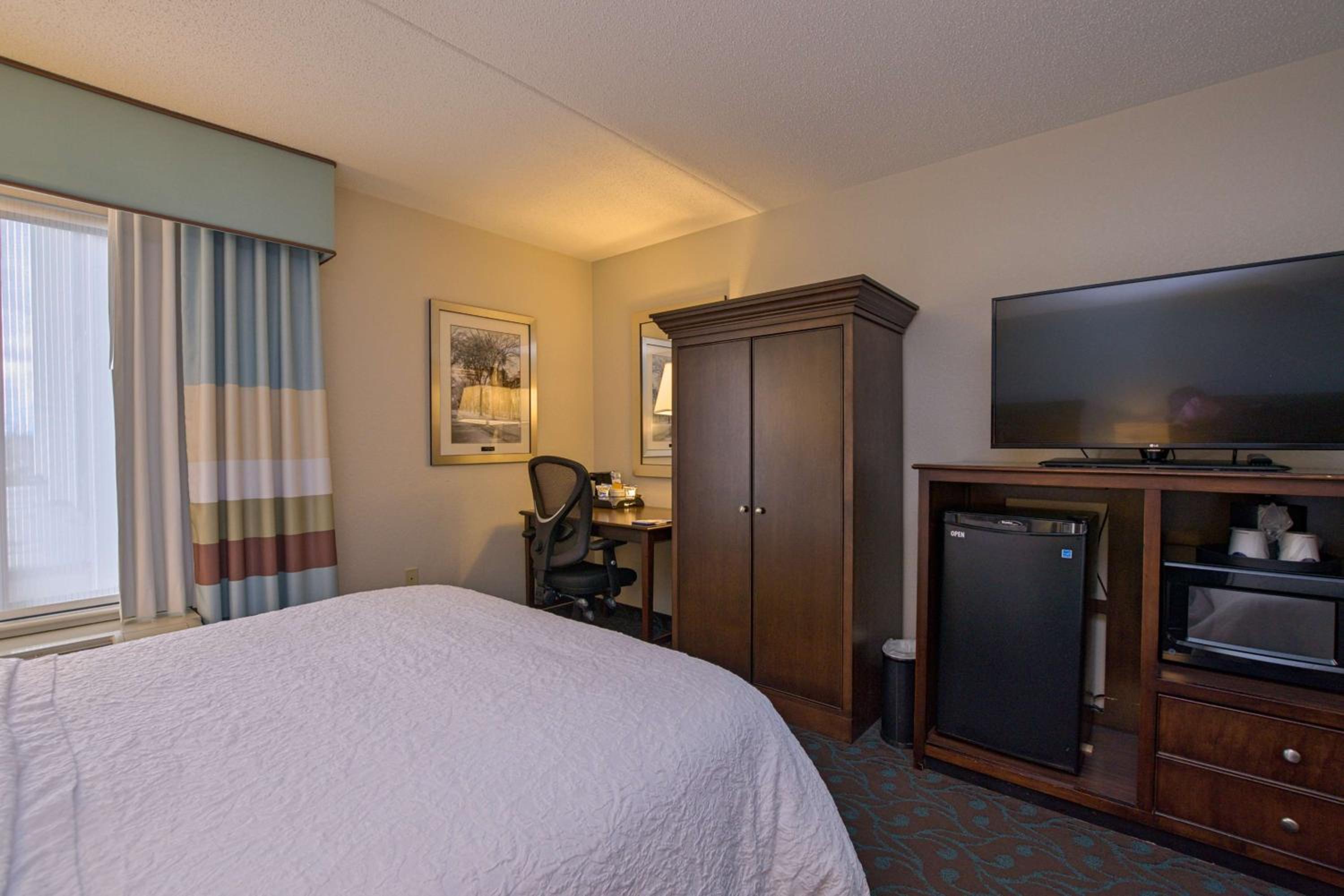 Portsmouth Vacations - Hampton Inn Portsmouth Central - Property Image 13