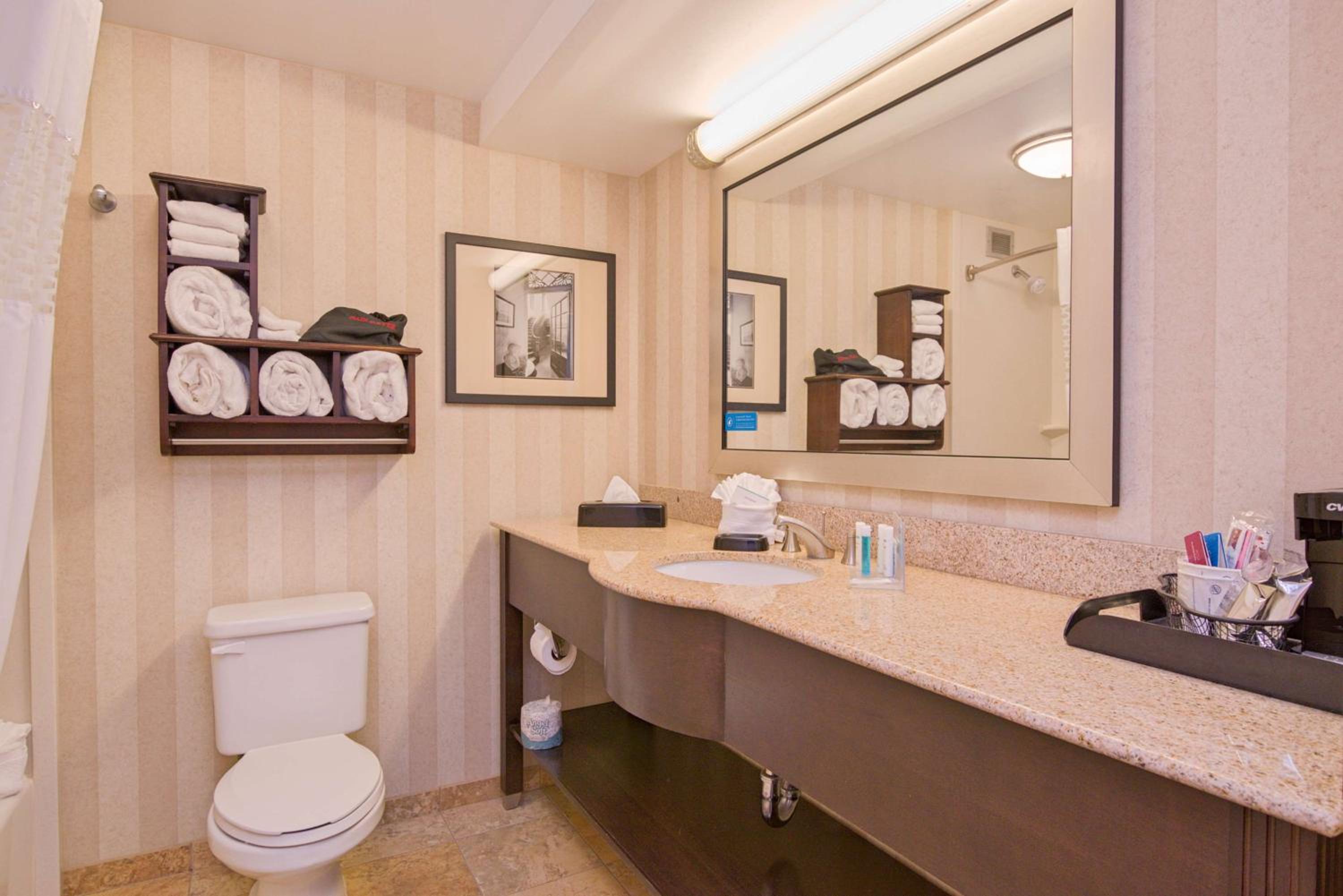 Portsmouth Vacations - Hampton Inn Portsmouth Central - Property Image 16