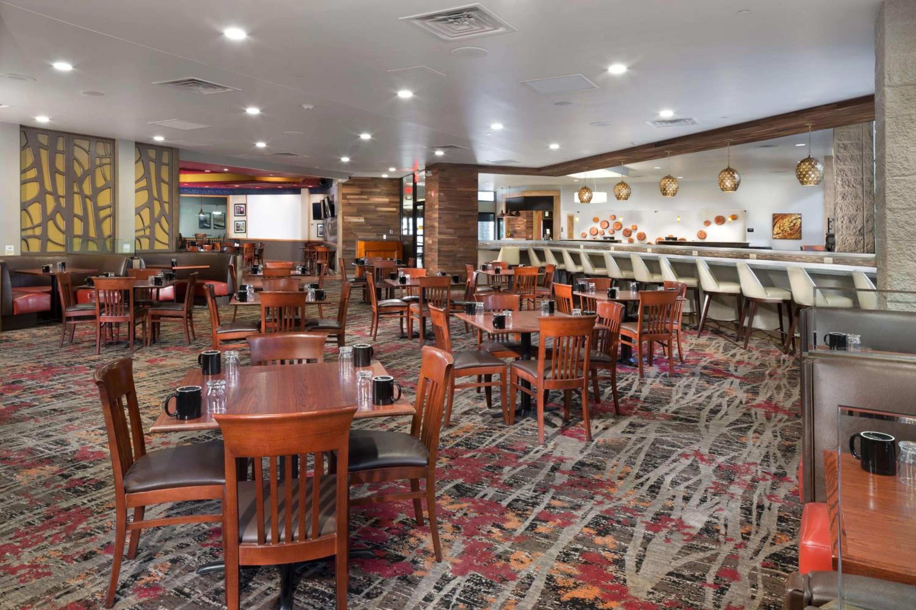 Lawrence Vacations - DoubleTree by Hilton Lawrence - Property Image 21