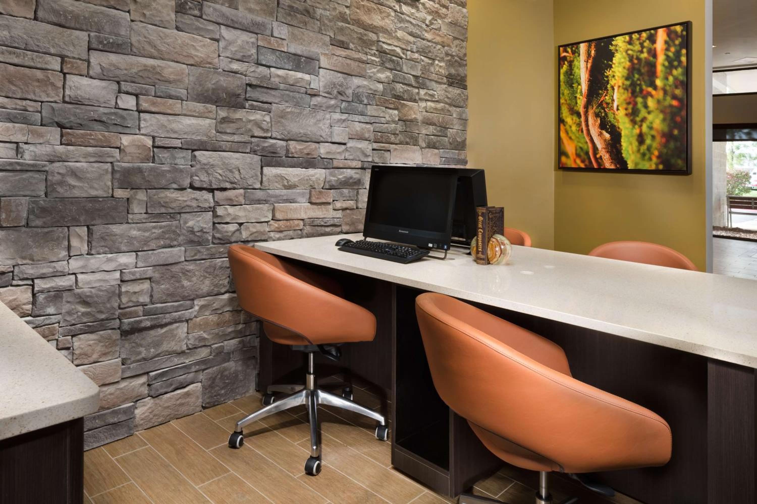 Lawrence Vacations - DoubleTree by Hilton Lawrence - Property Image 16