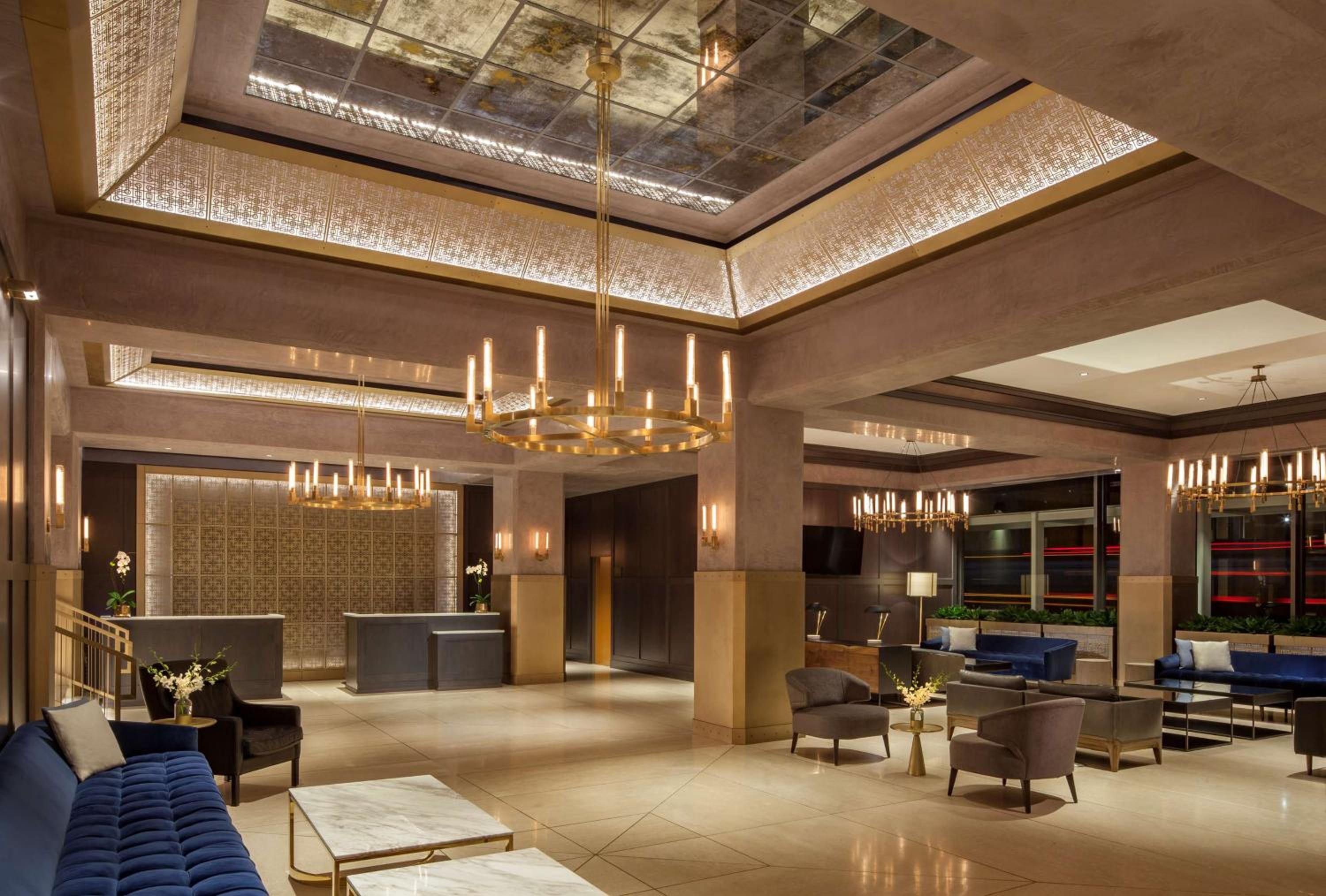 The Marquette Hotel, Curio Collection by Hilton 3