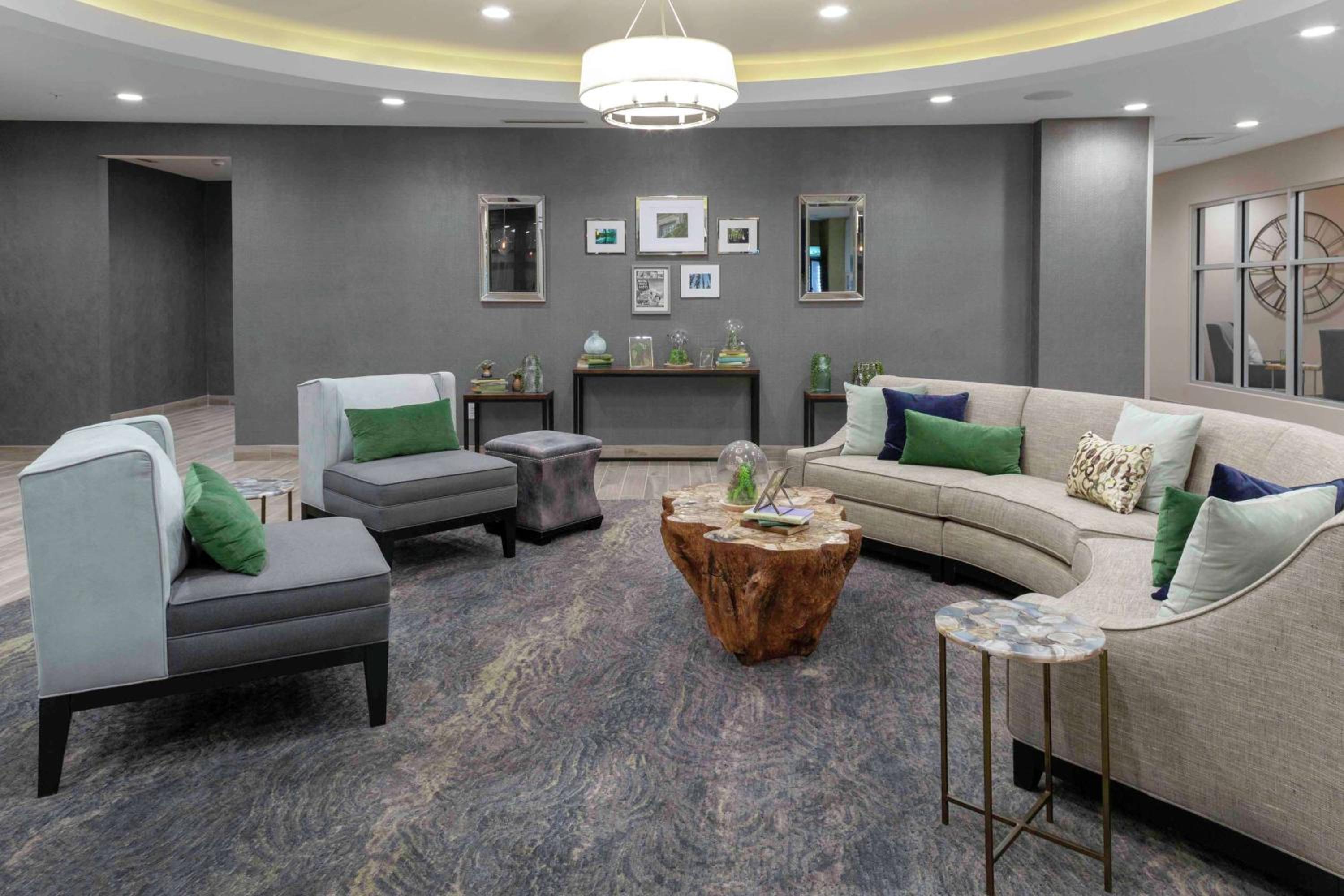 Lansing Vacations - Homewood Suites By Hilton Lansing Eastwood - Property Image 2