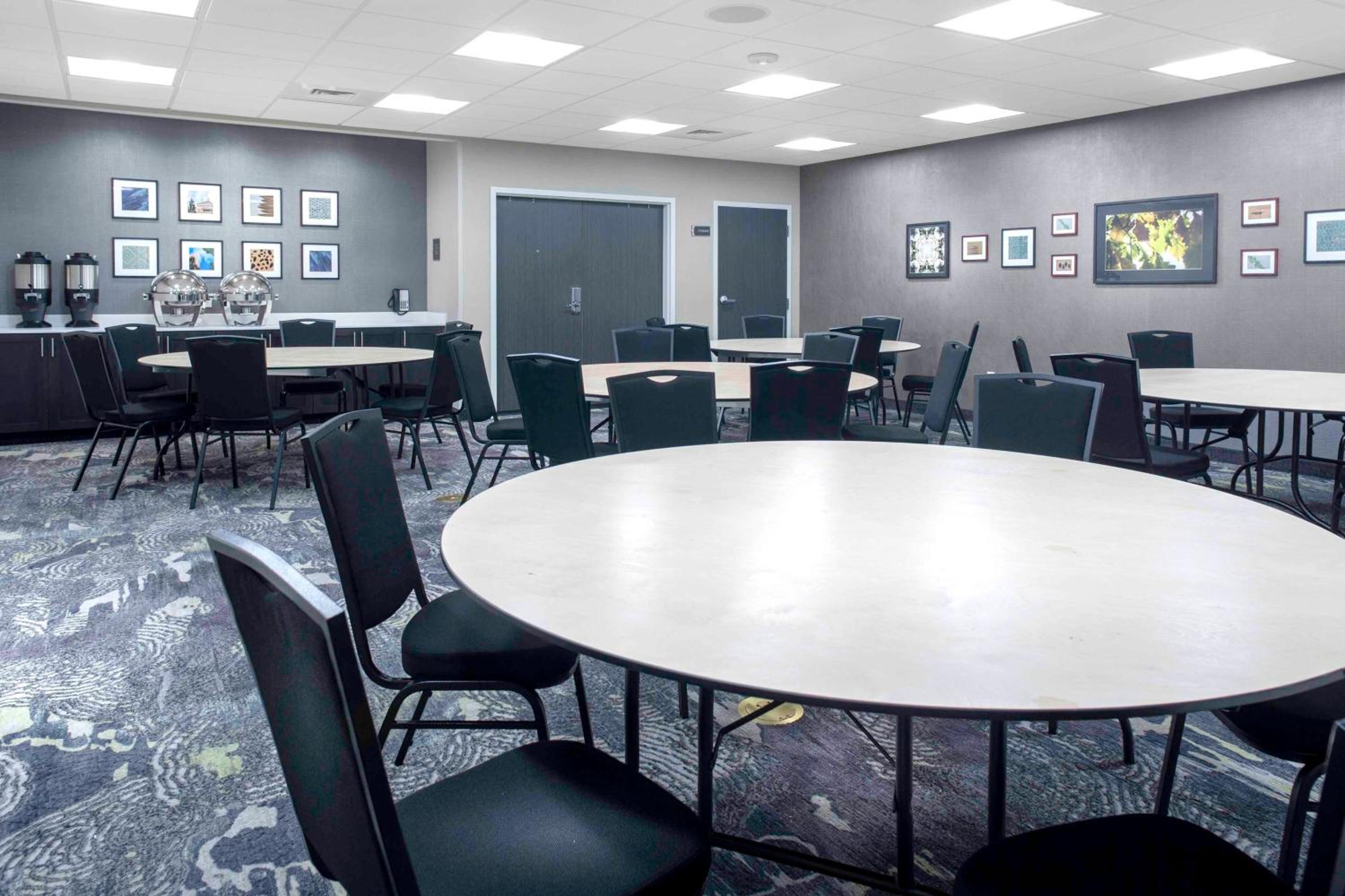 Lansing Vacations - Homewood Suites By Hilton Lansing Eastwood - Property Image 10
