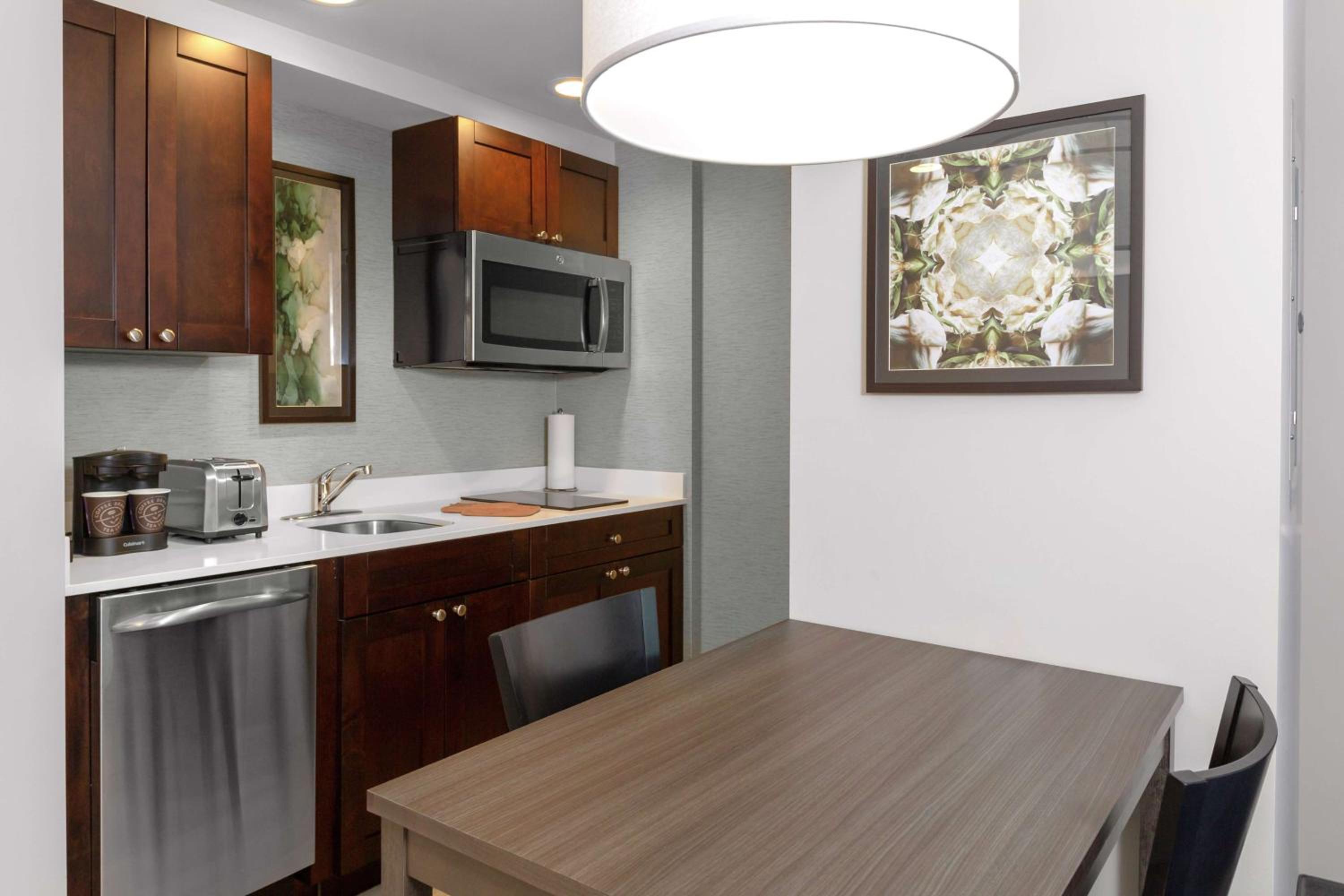 Lansing Vacations - Homewood Suites By Hilton Lansing Eastwood - Property Image 6