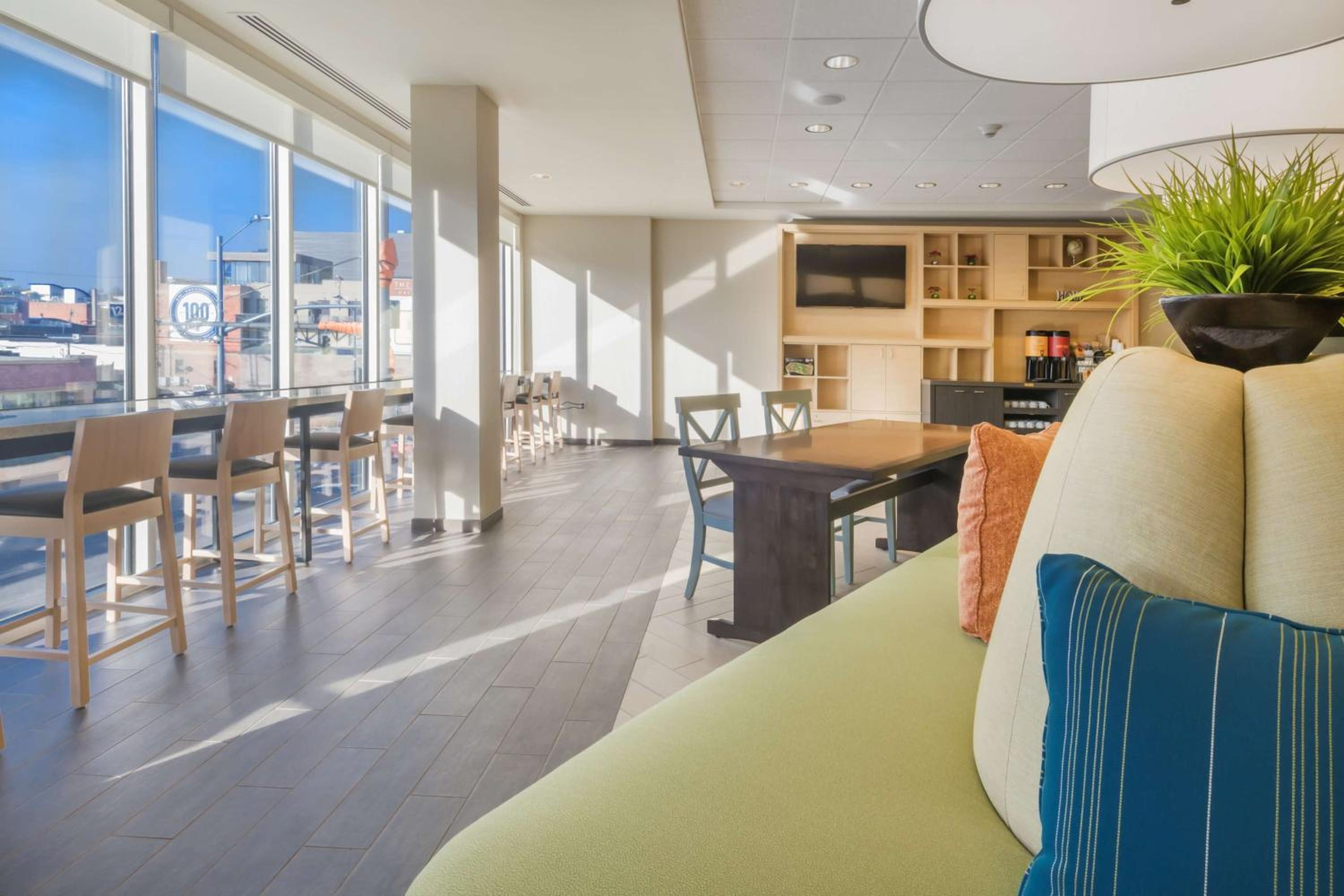 Kansas City Vacations - Home2 Suites Kansas City Downtown - Property Image 17