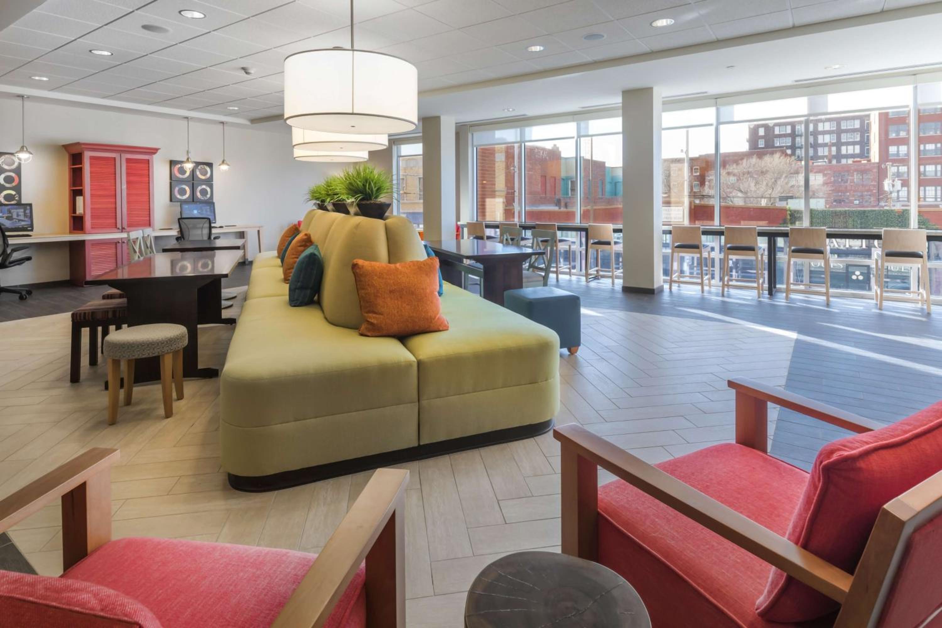 Kansas City Vacations - Home2 Suites Kansas City Downtown - Property Image 18