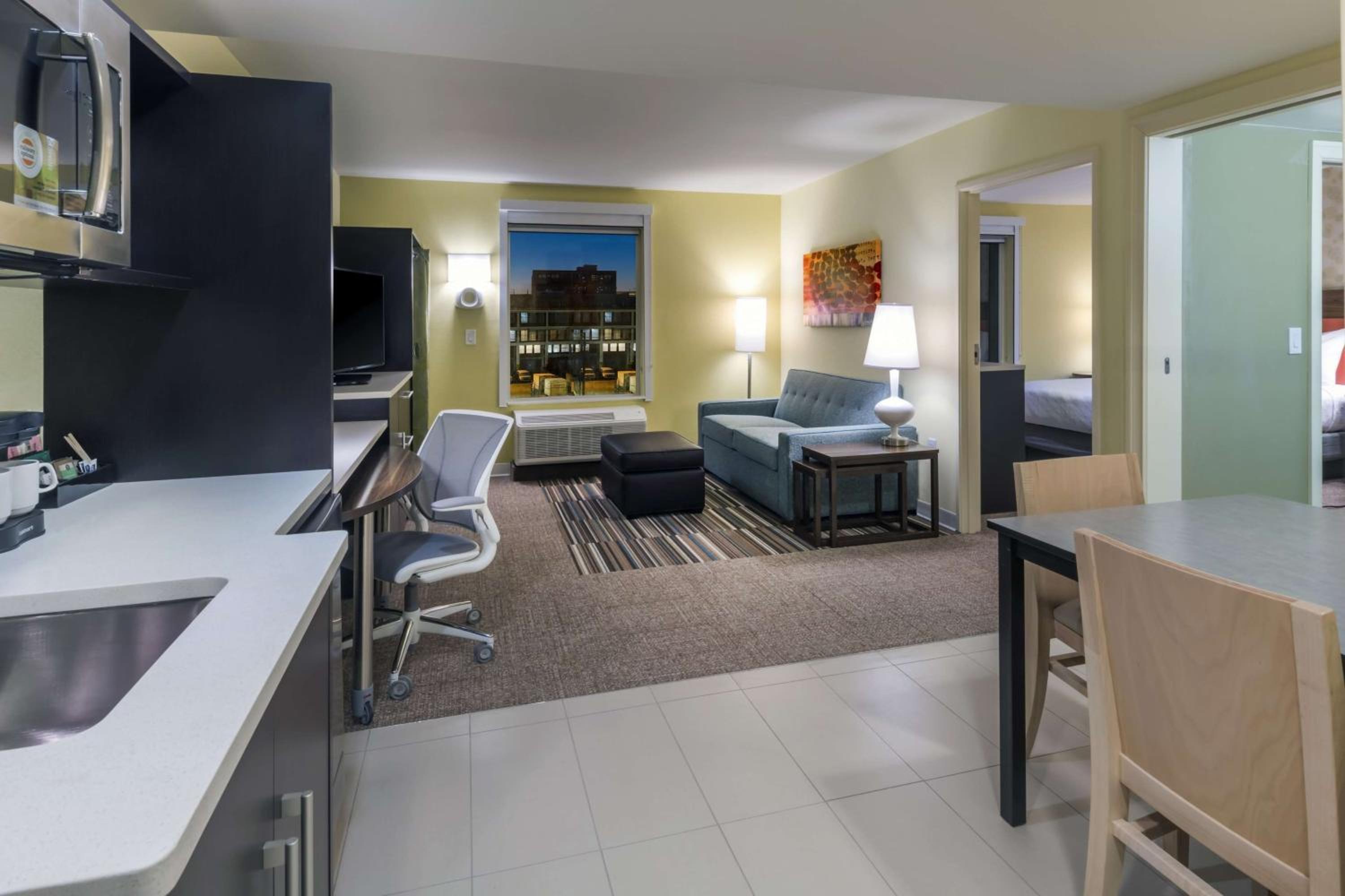 Kansas City Vacations - Home2 Suites Kansas City Downtown - Property Image 5