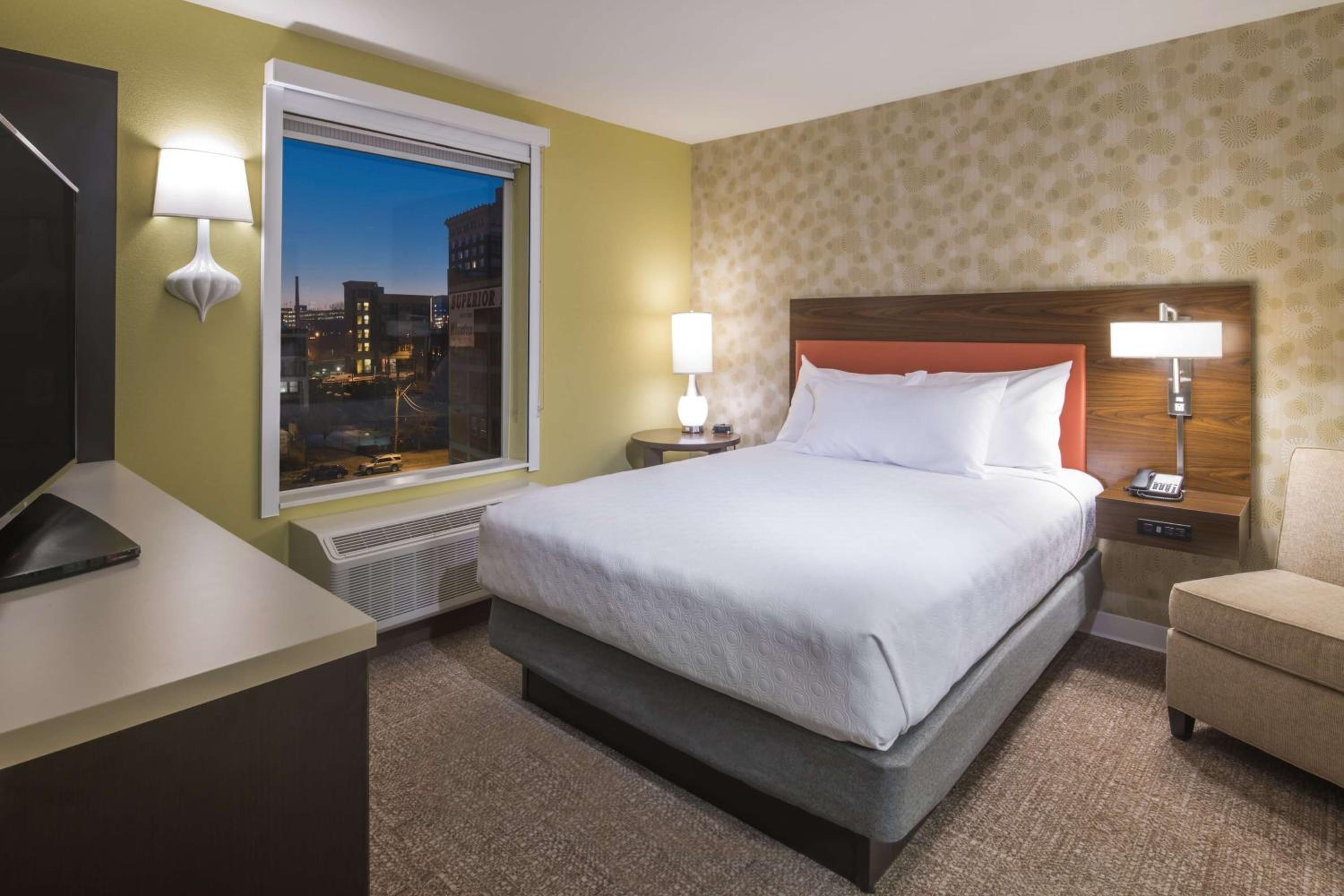 Kansas City Vacations - Home2 Suites Kansas City Downtown - Property Image 4