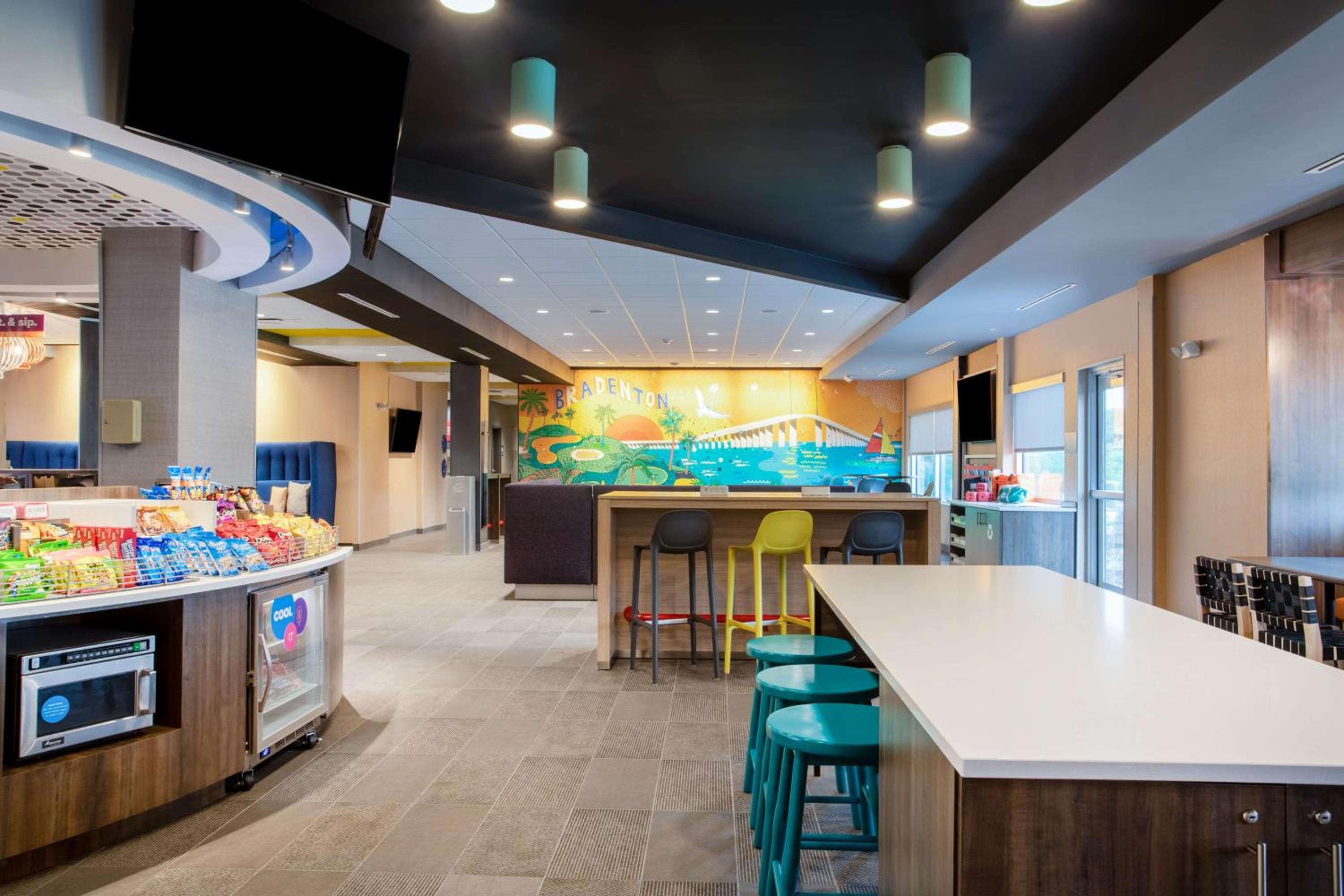 Tru By Hilton Bradenton I-75, FL - Property Image 2
