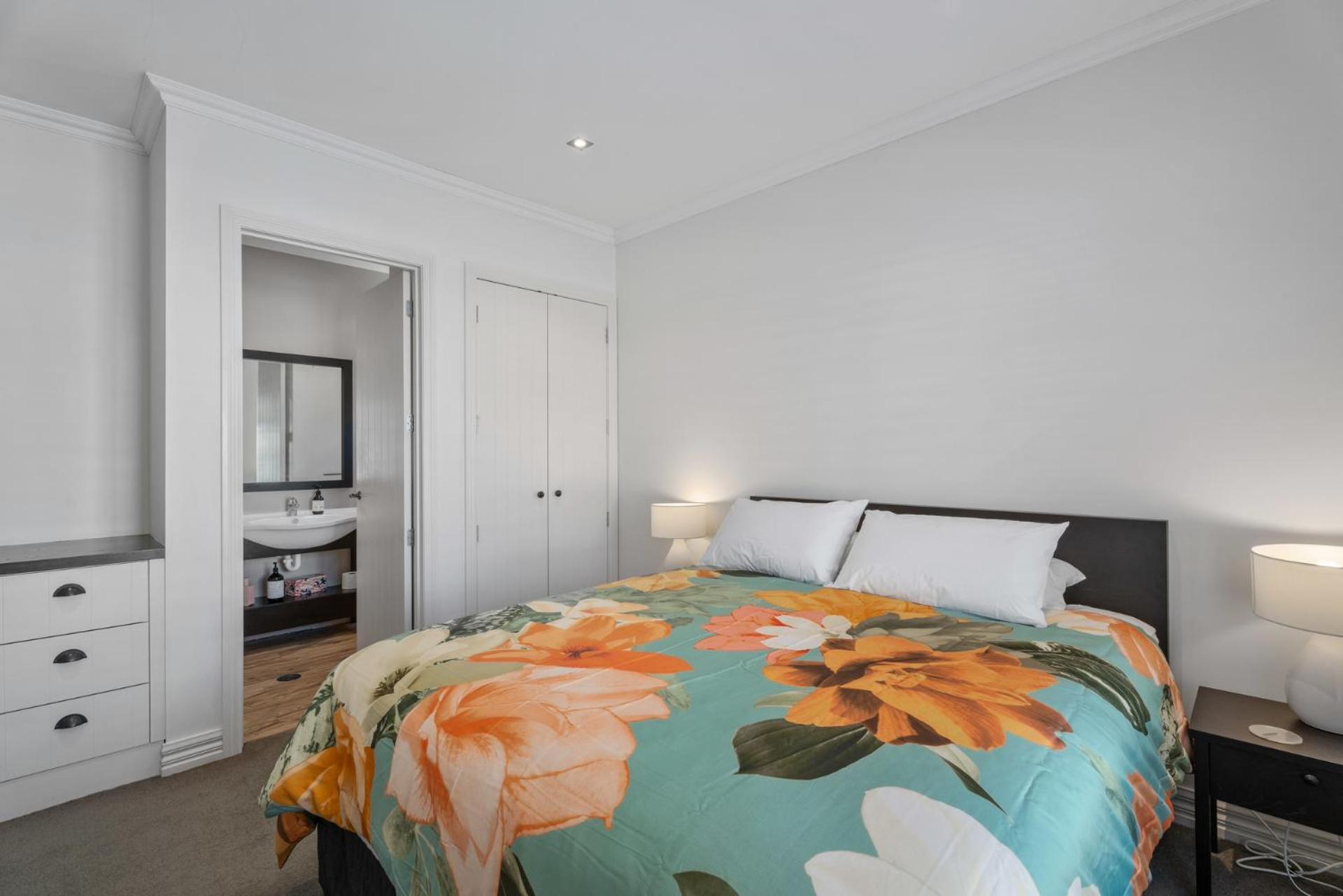 Gold Rush Chalet - Cardrona Holiday Home view 5