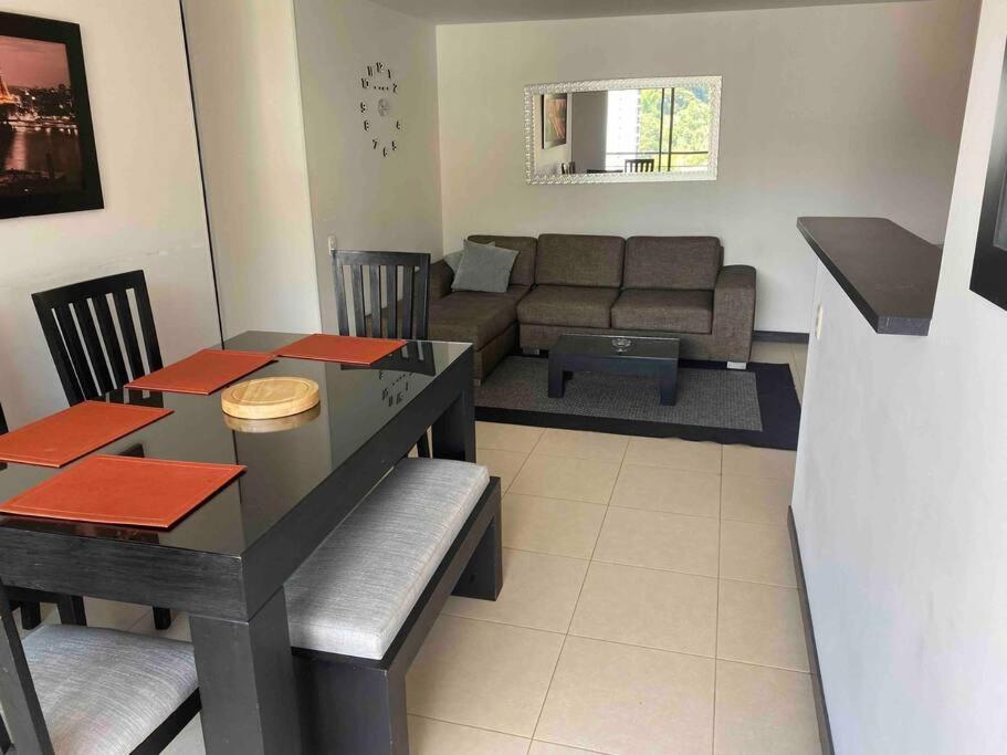 Entre palmas de San Diego 6 Pax