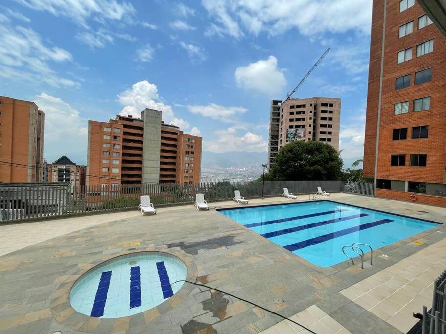Entre palmas de San Diego 6 Pax