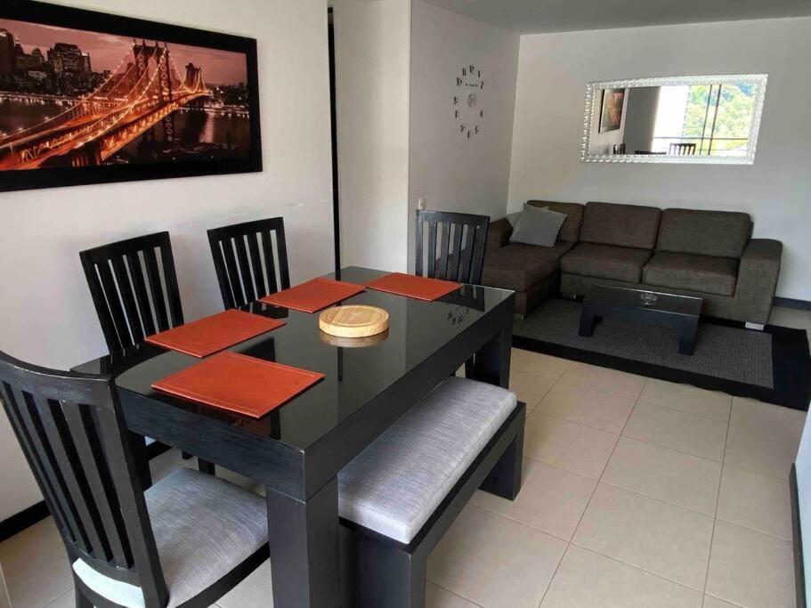 Entre palmas de San Diego 6 Pax