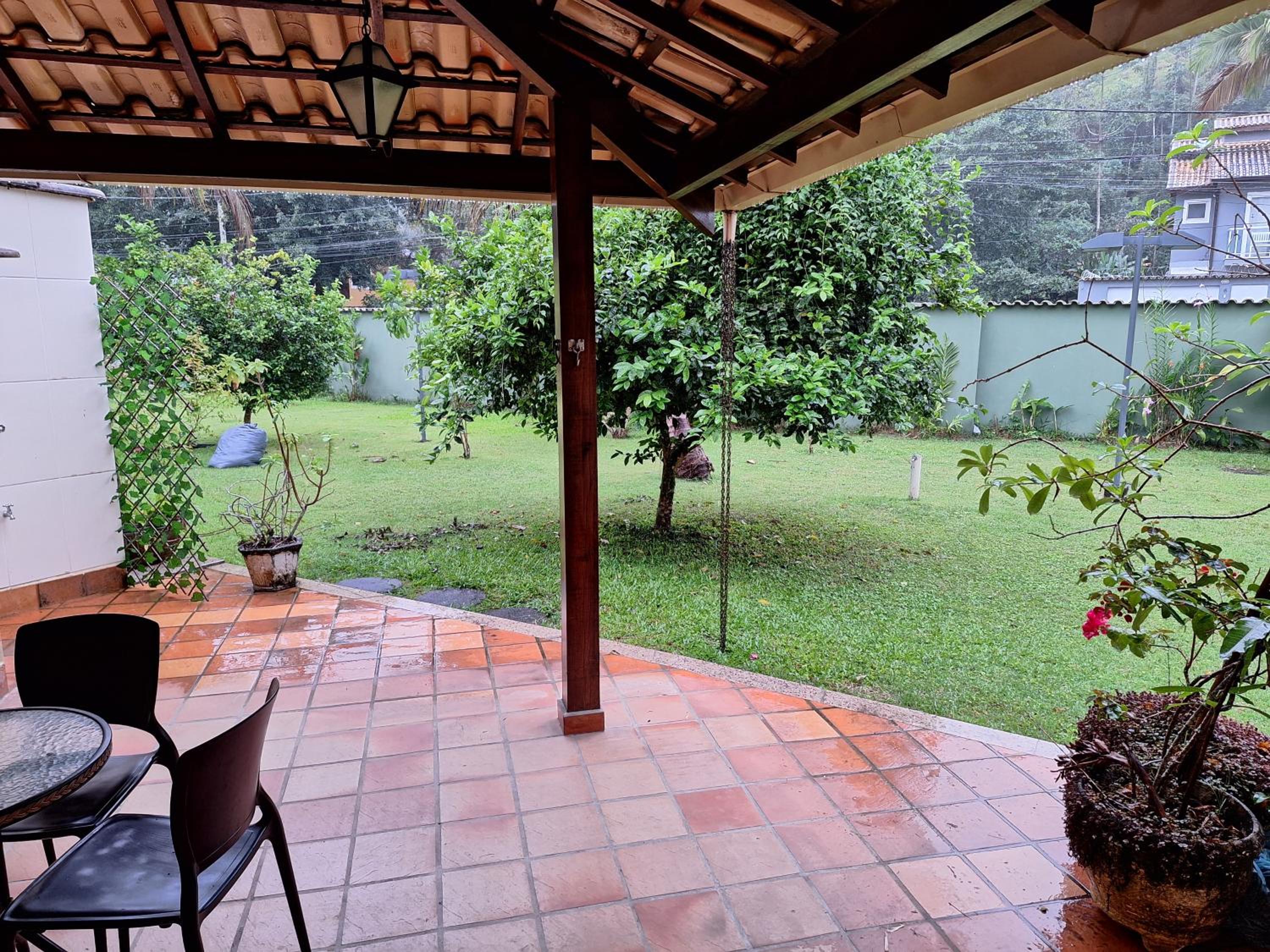 Casa em Paraty - RJ Cond. Fechado