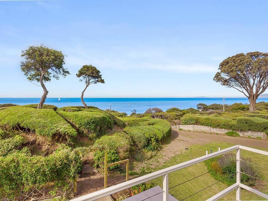 BLAIRGOWRIE VIEWS..front beach location location.