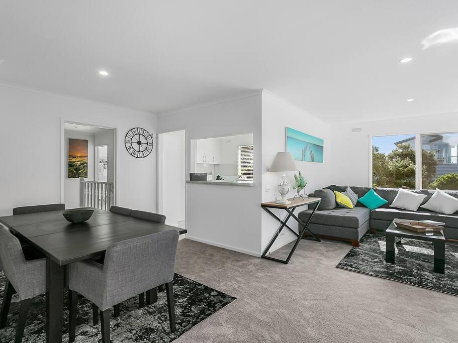 BLAIRGOWRIE VIEWS..front beach location location.