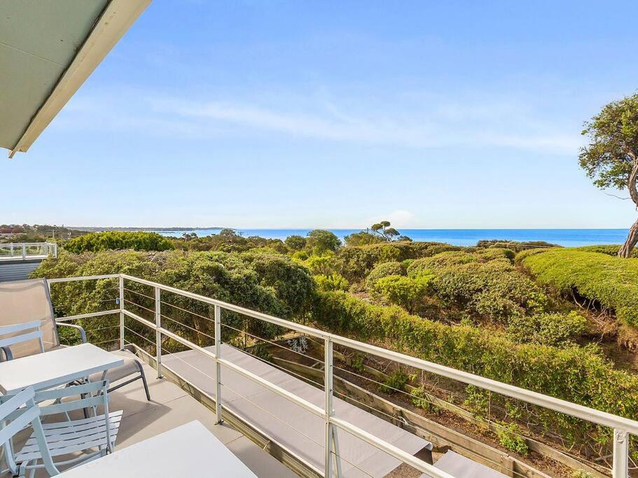 BLAIRGOWRIE VIEWS..front beach location location.