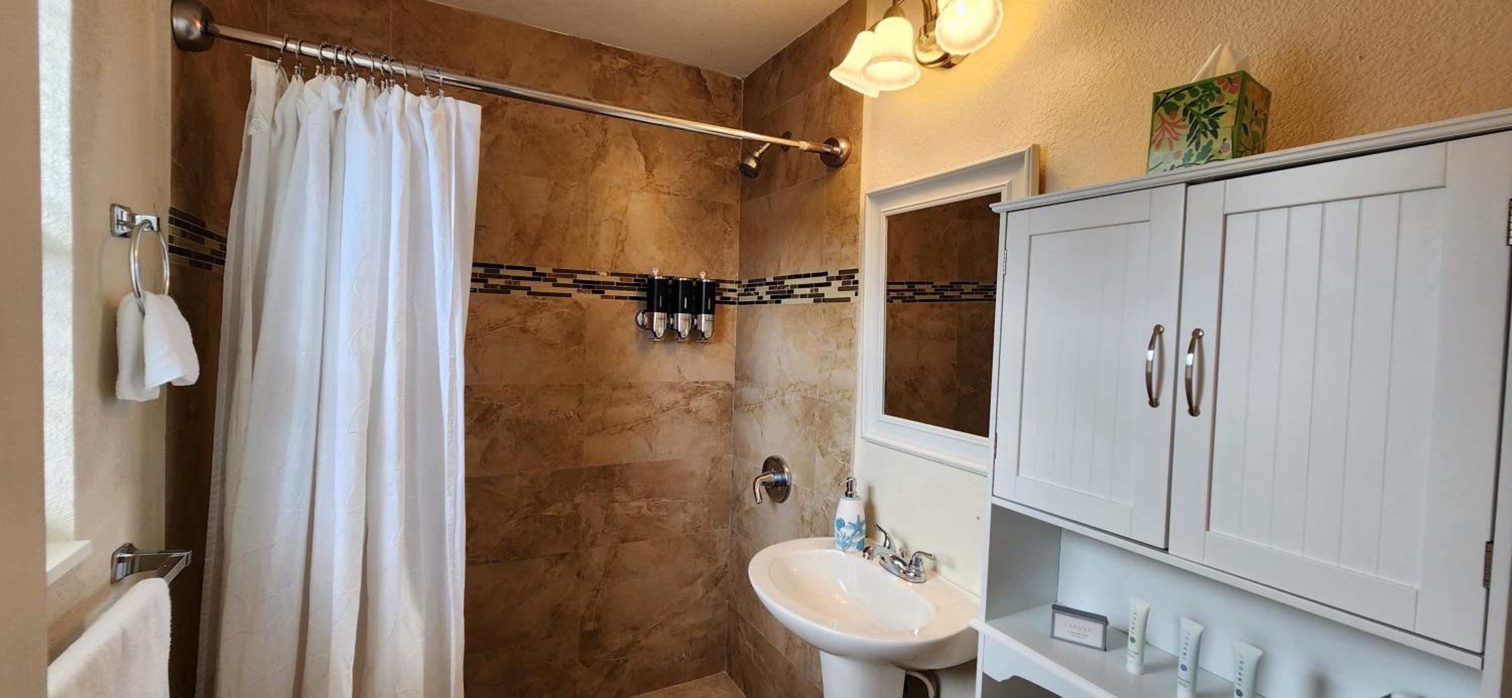 Private Home, KING Room- Pool & Patios - Near Beaches & Dining
