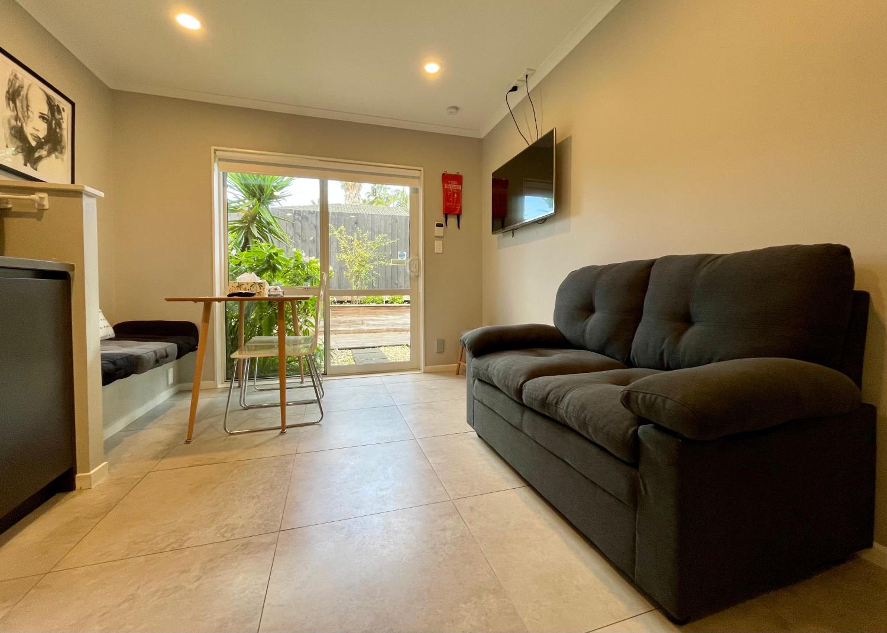 Modern Private 2 Bedroom Home-unit in Albany with Netflix photo 3
