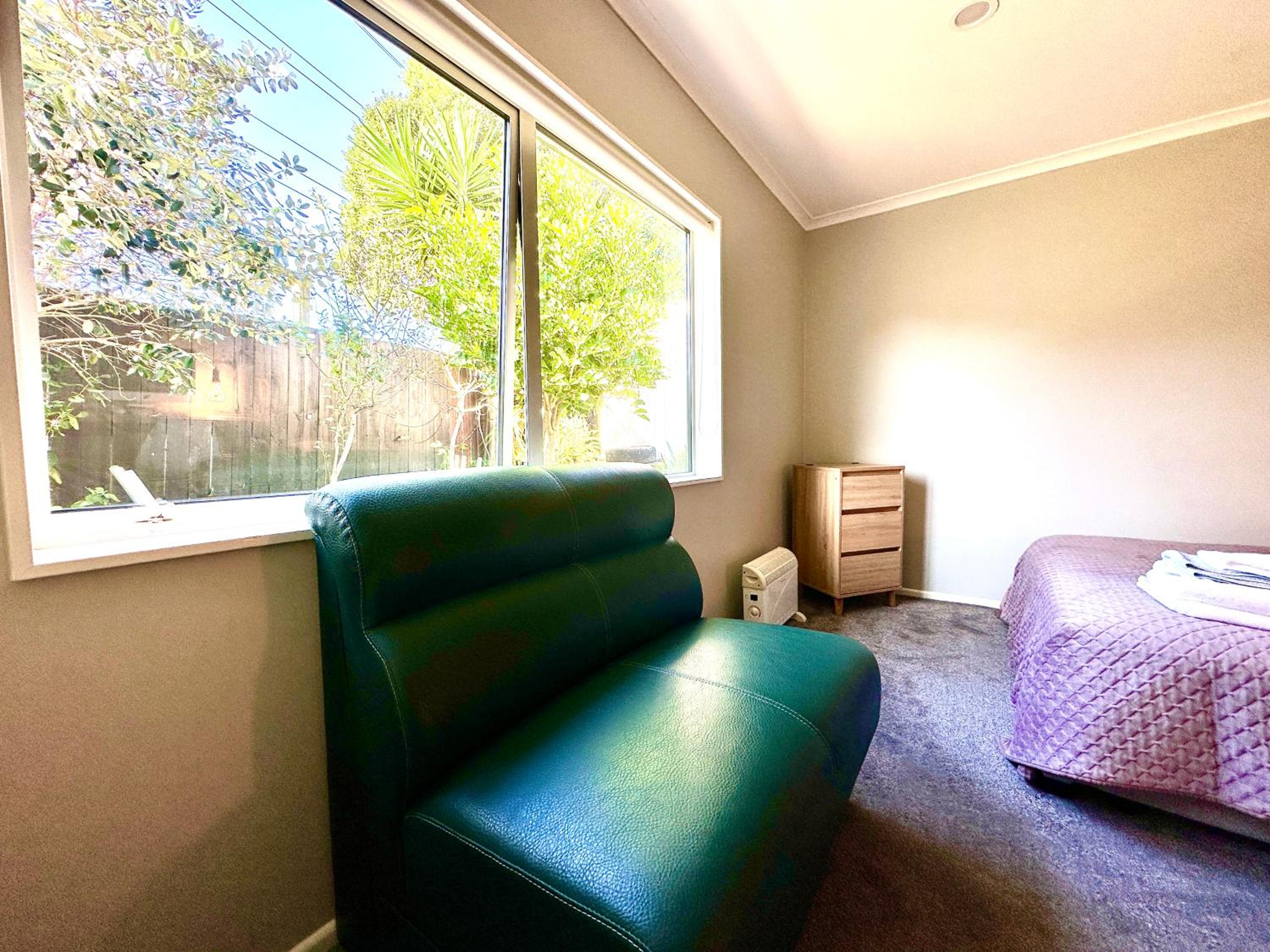 Modern Private 2 Bedroom Home-unit in Albany with Netflix, photo 24