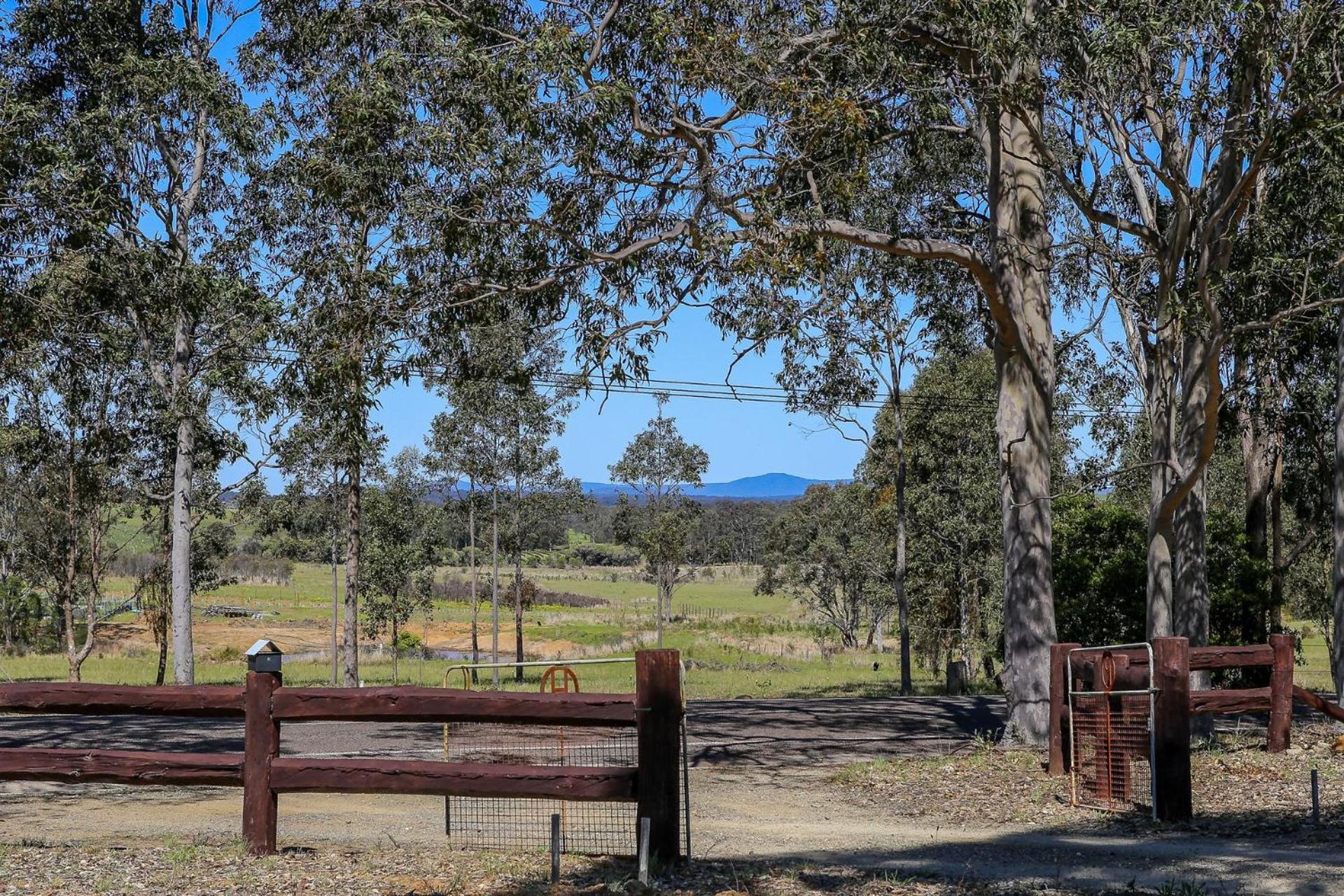 The Reserve Homestead walk to vineyards and restaurants and Concerts