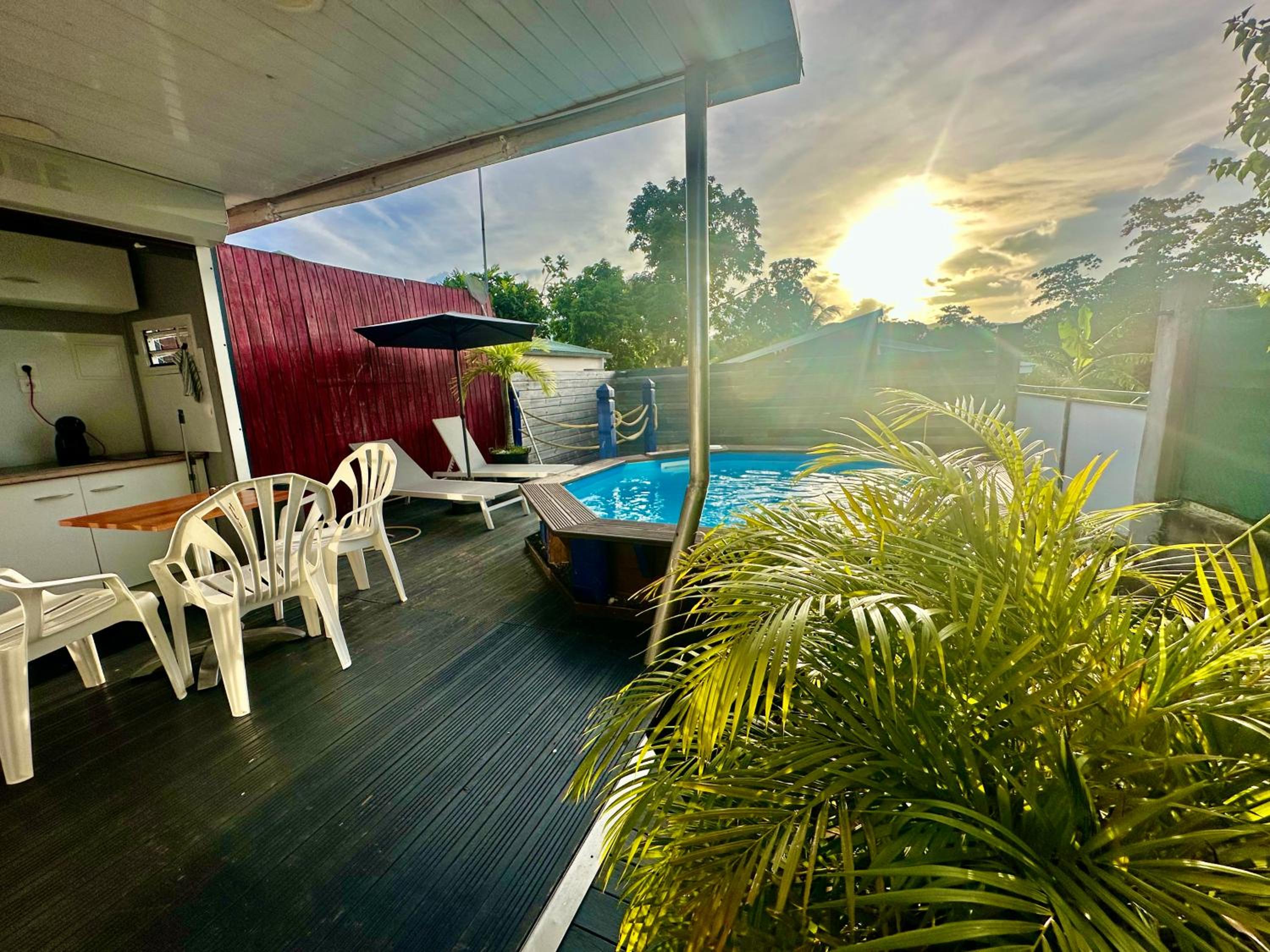 Gîte charmant avec piscine view 5