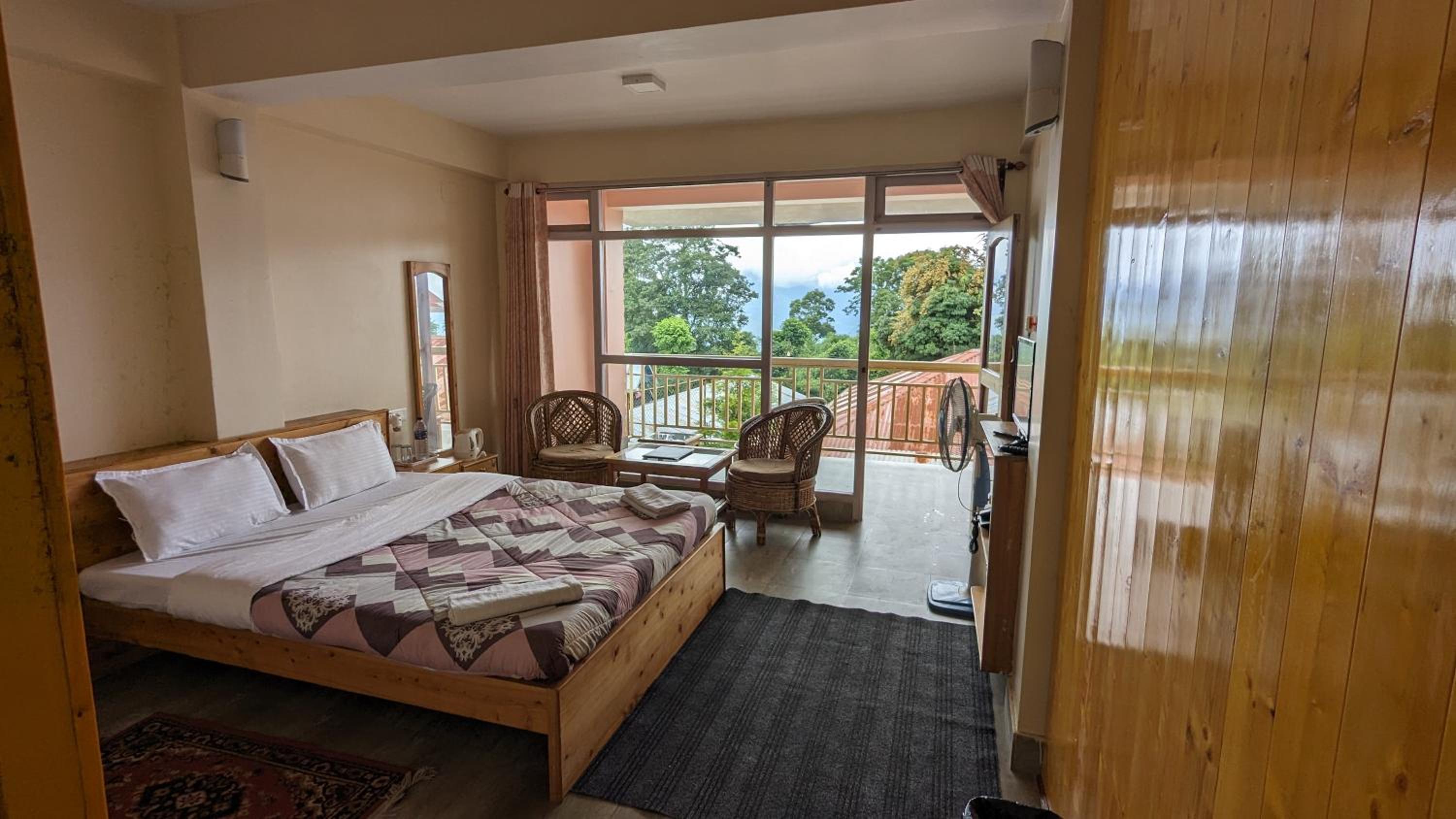 Shikher Guest House