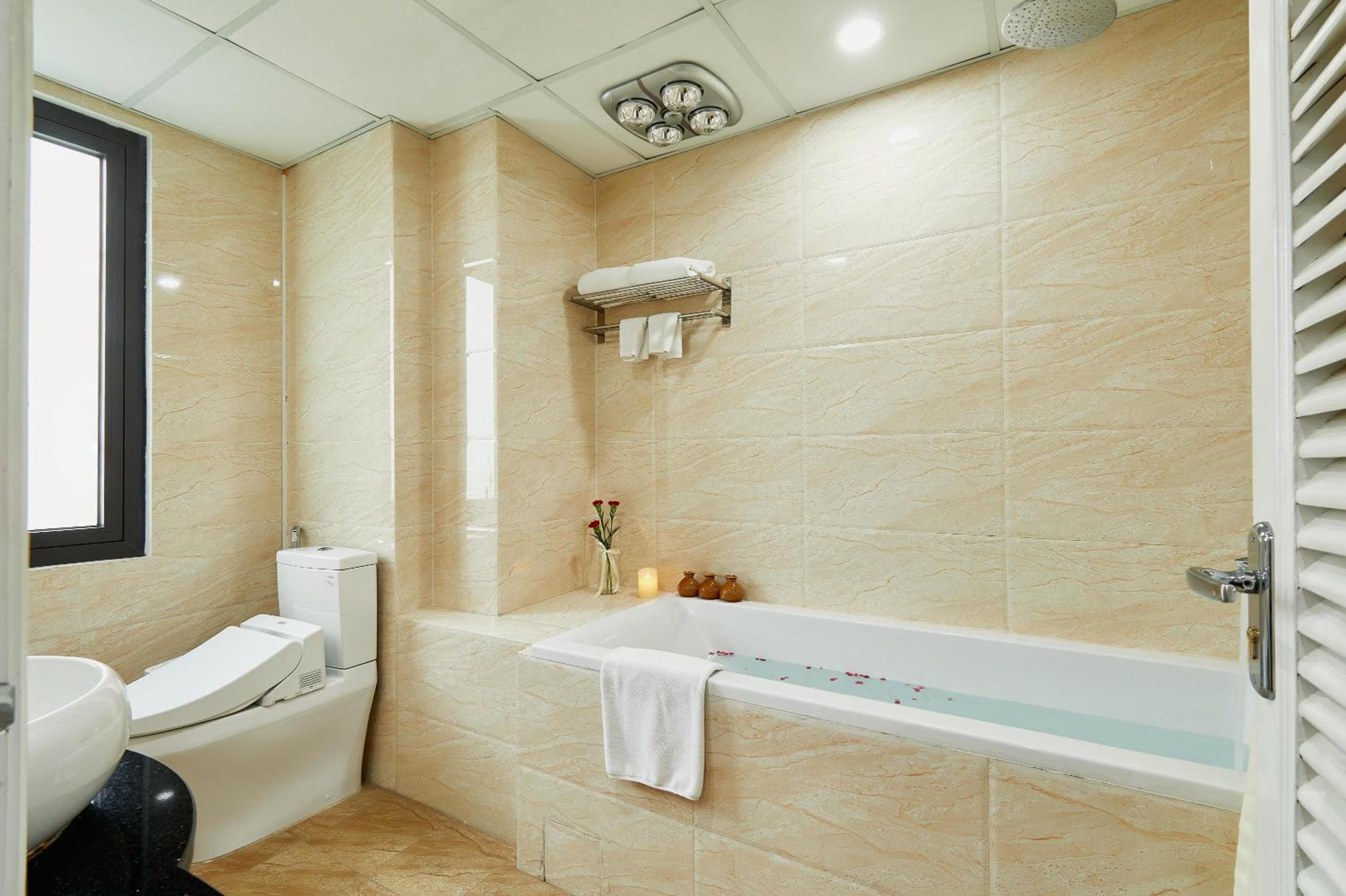 The Bloom Classic - An Excellent Blend of Cozy Living and Urban Relaxation
