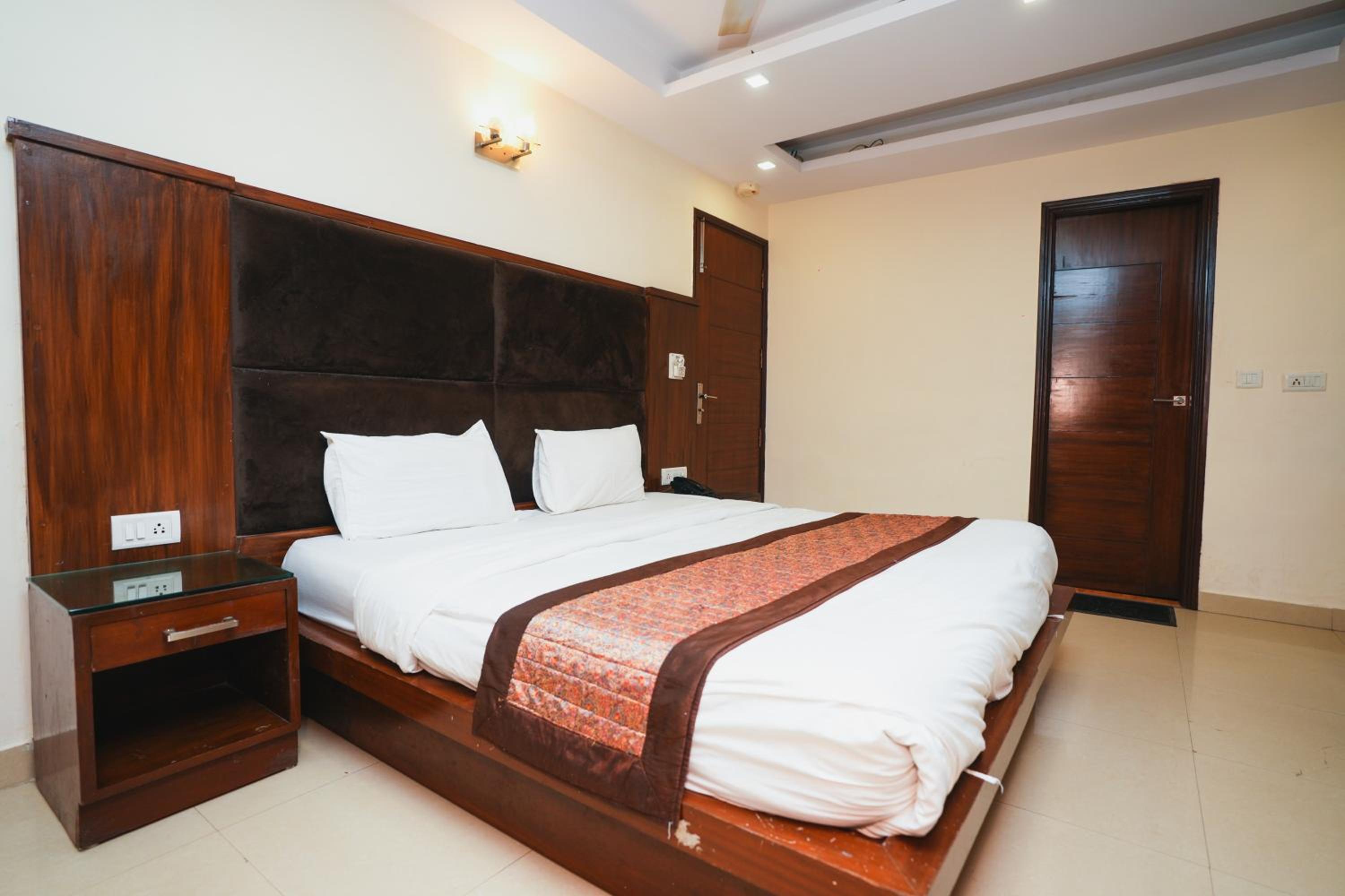 Hotel High 5 Land