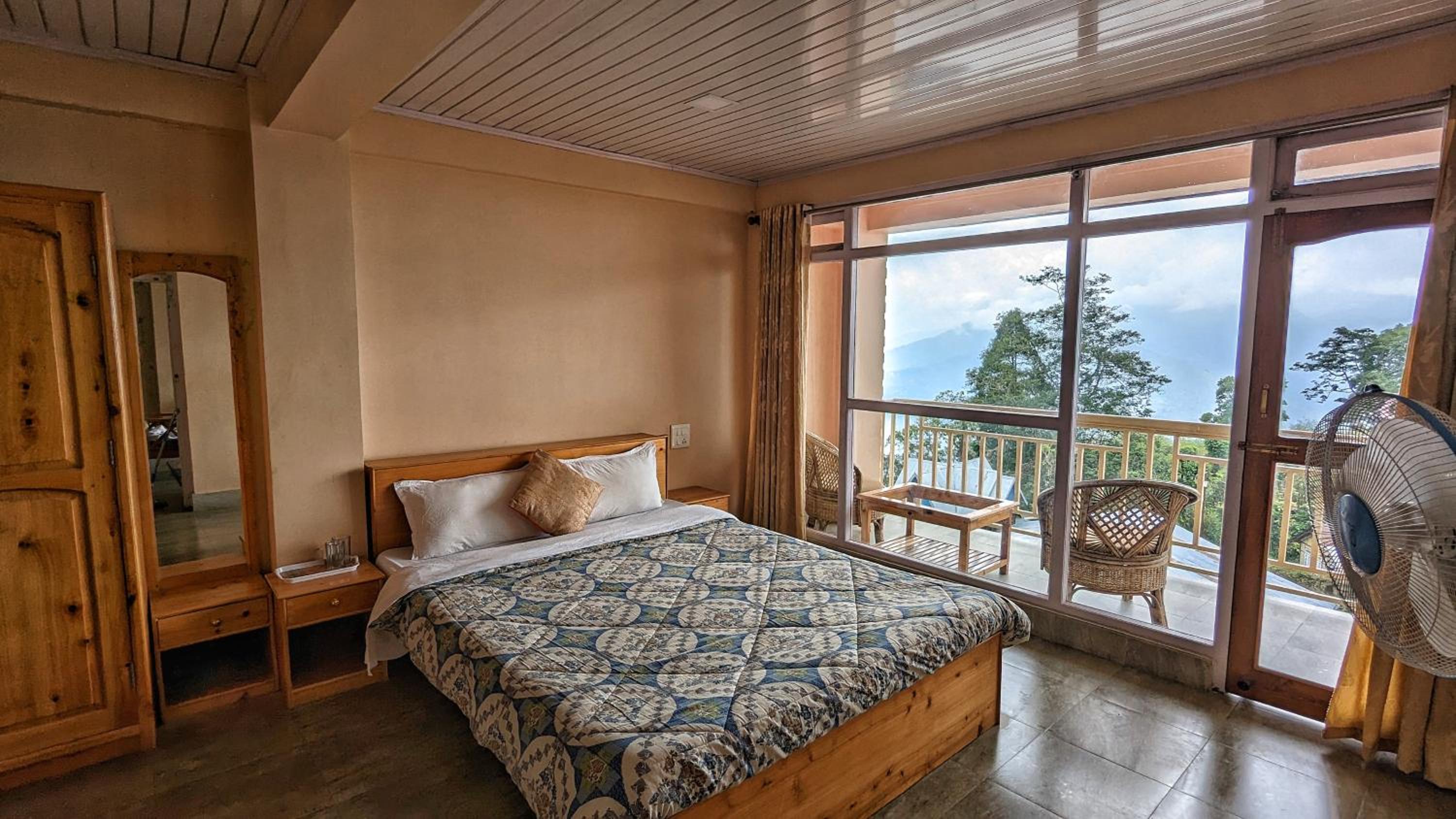 Shikher Guest House