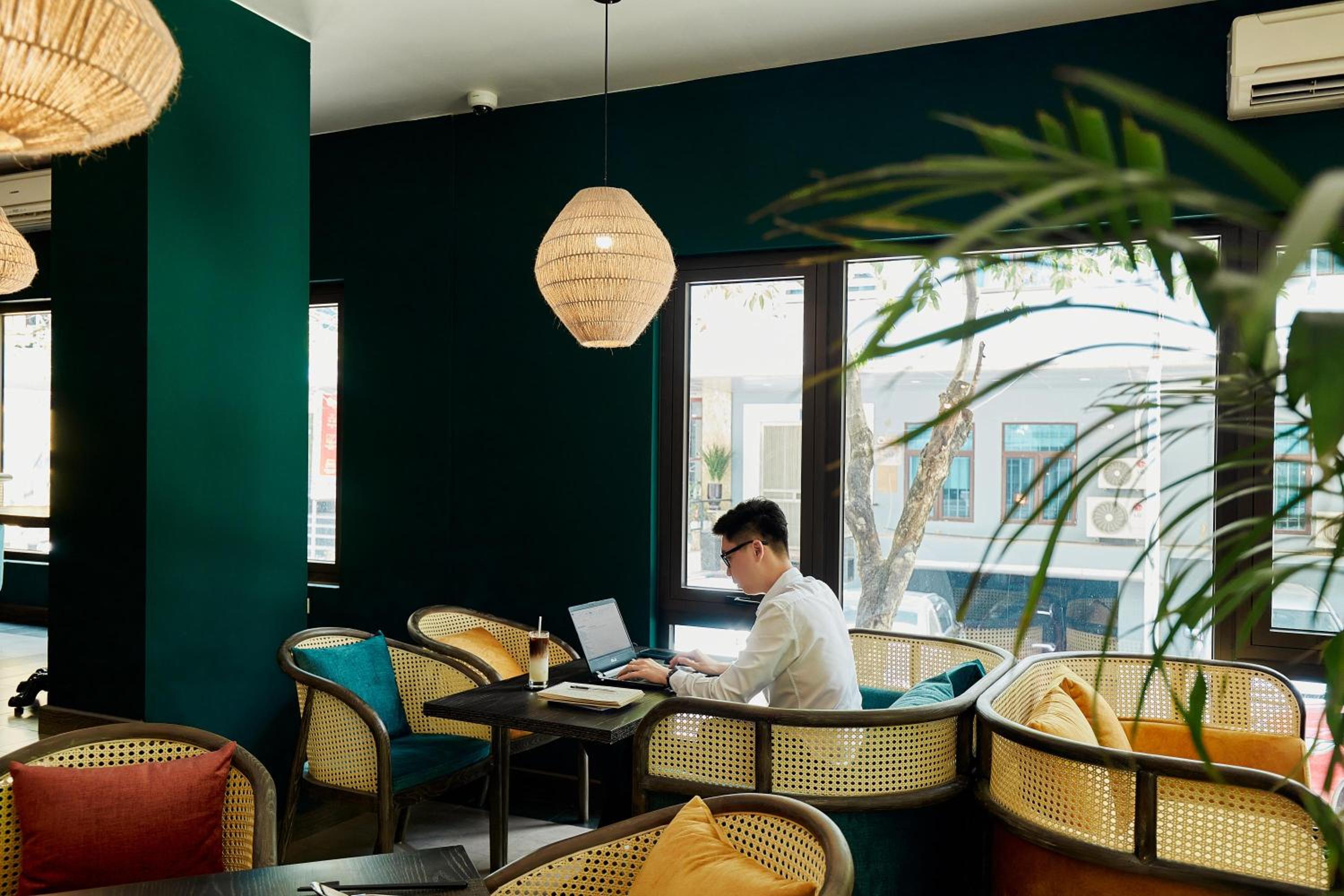 The Bloom Classic - An Excellent Blend of Cozy Living and Urban Relaxation