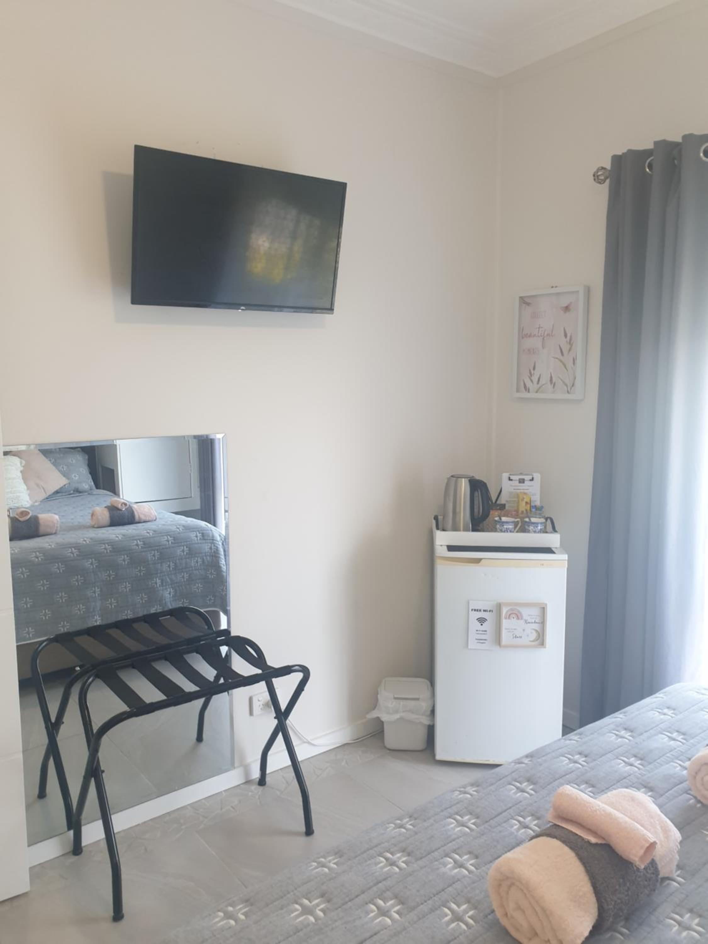 GUESTHOUSE on REGENT BnB- Comfortable & Afforable Accommodation