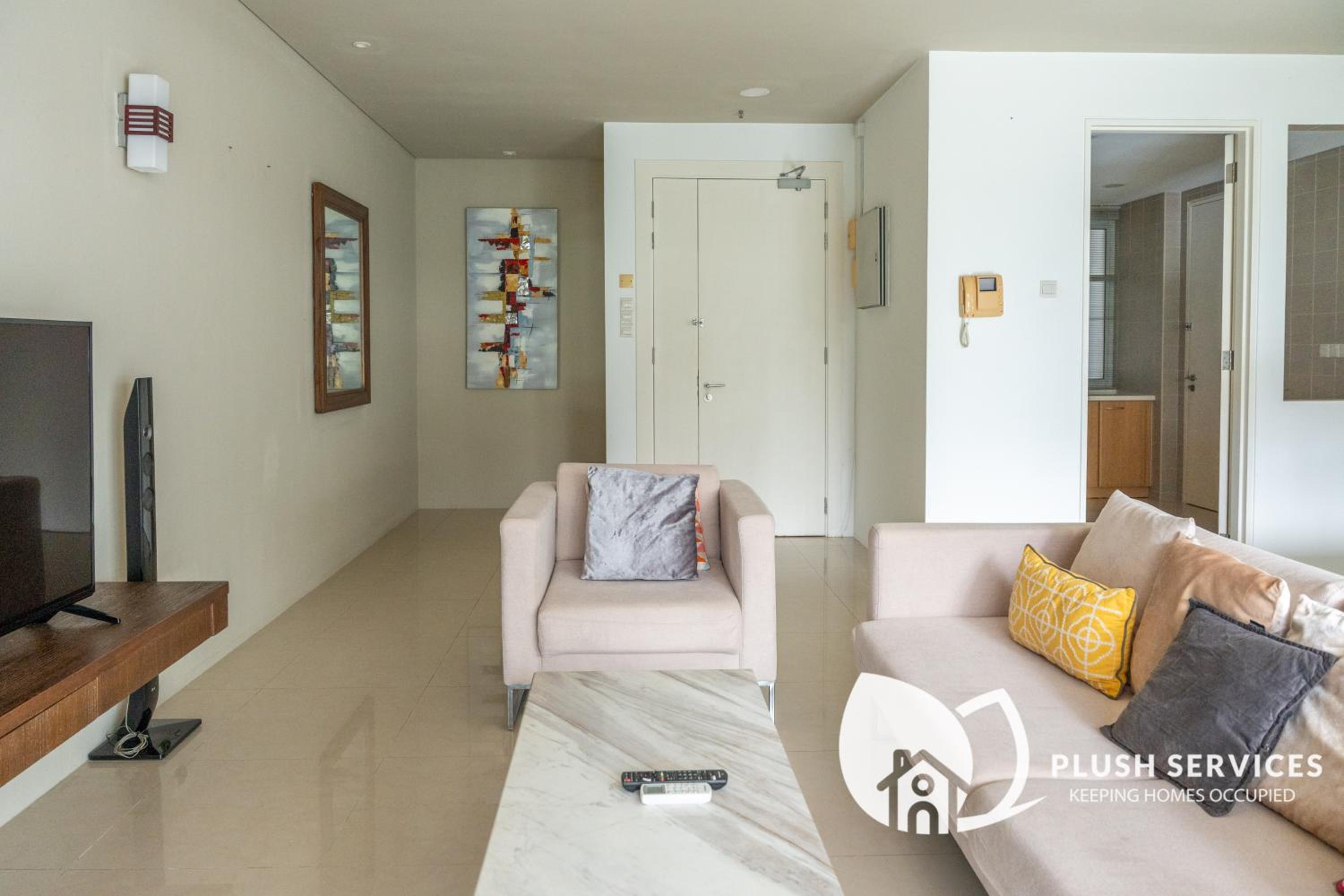 Bintang Goldhill by Plush