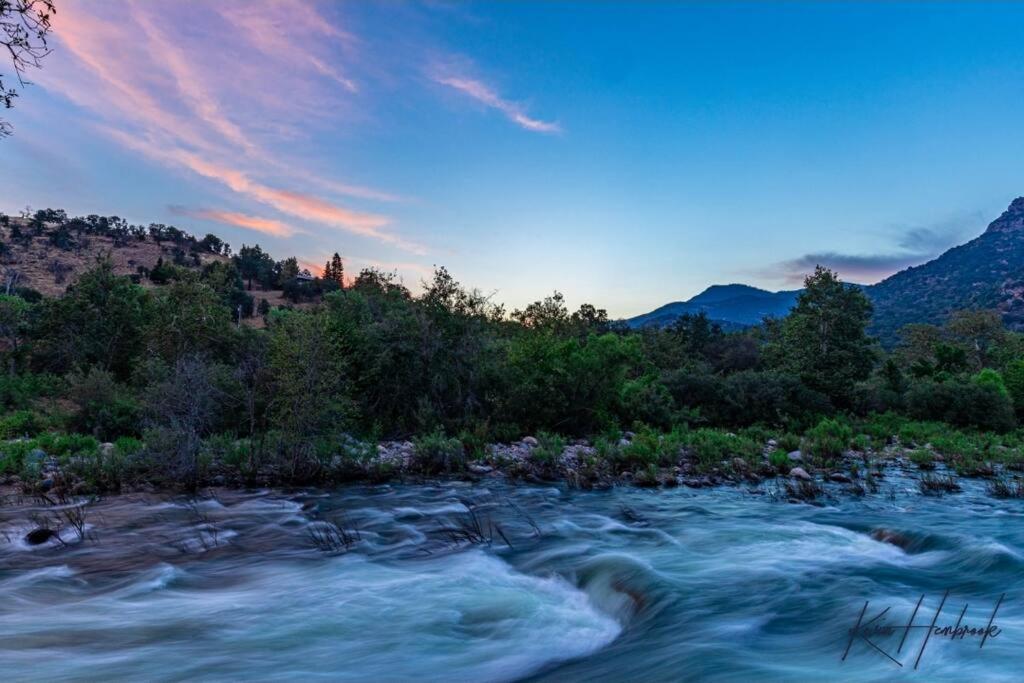 Sierra River House 5 min to Sequoia Park Entrance view 4