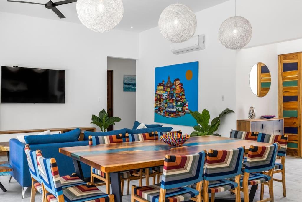 4BDR,pool,chef,secure 5 min to private beach