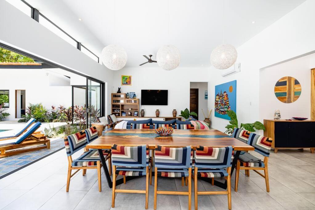 4BDR,pool,chef,secure 5 min to private beach
