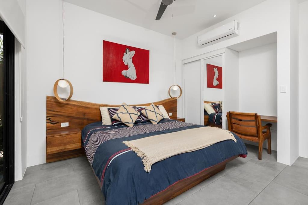 4BDR,pool,chef,secure 5 min to private beach