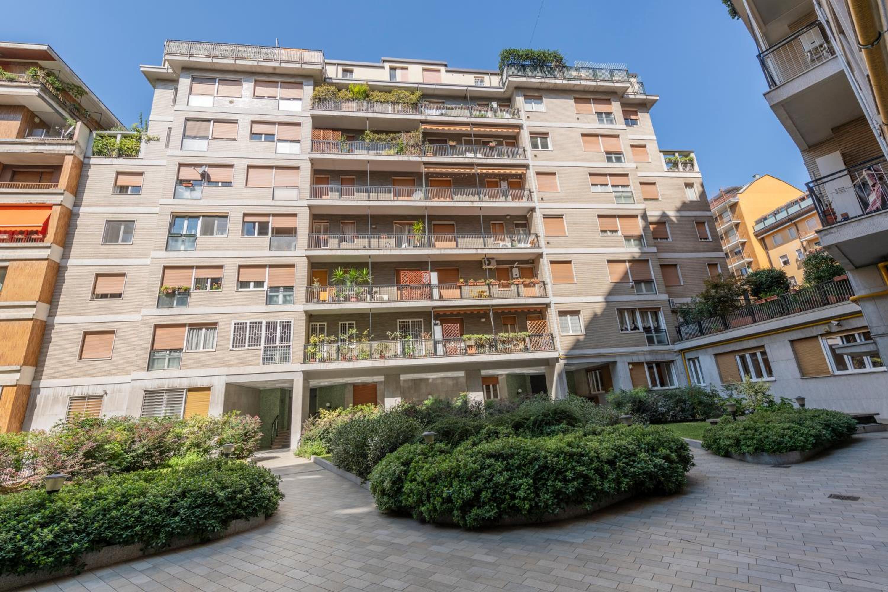 Ferrucci, 6 – Monolocale al settimo cielo
