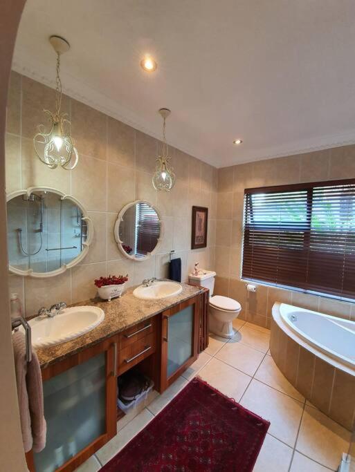 OR Tambo Airport Mansion ,Self Catering Holiday Home