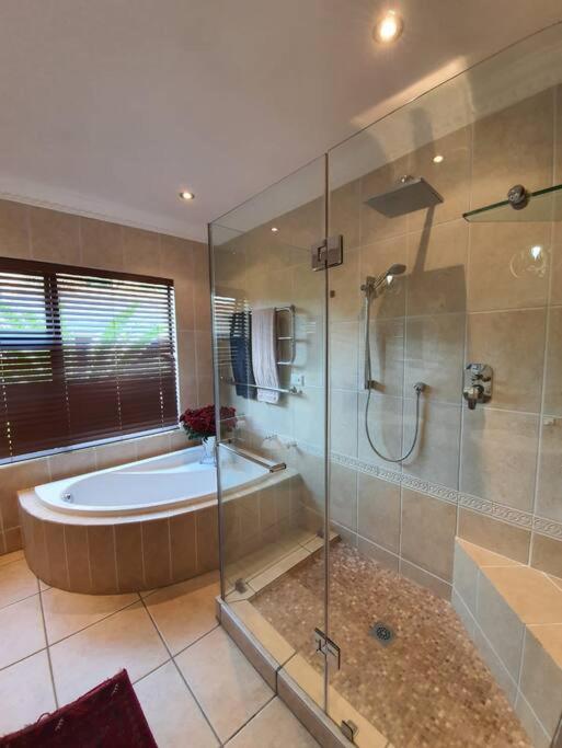 OR Tambo Airport Mansion ,Self Catering Holiday Home