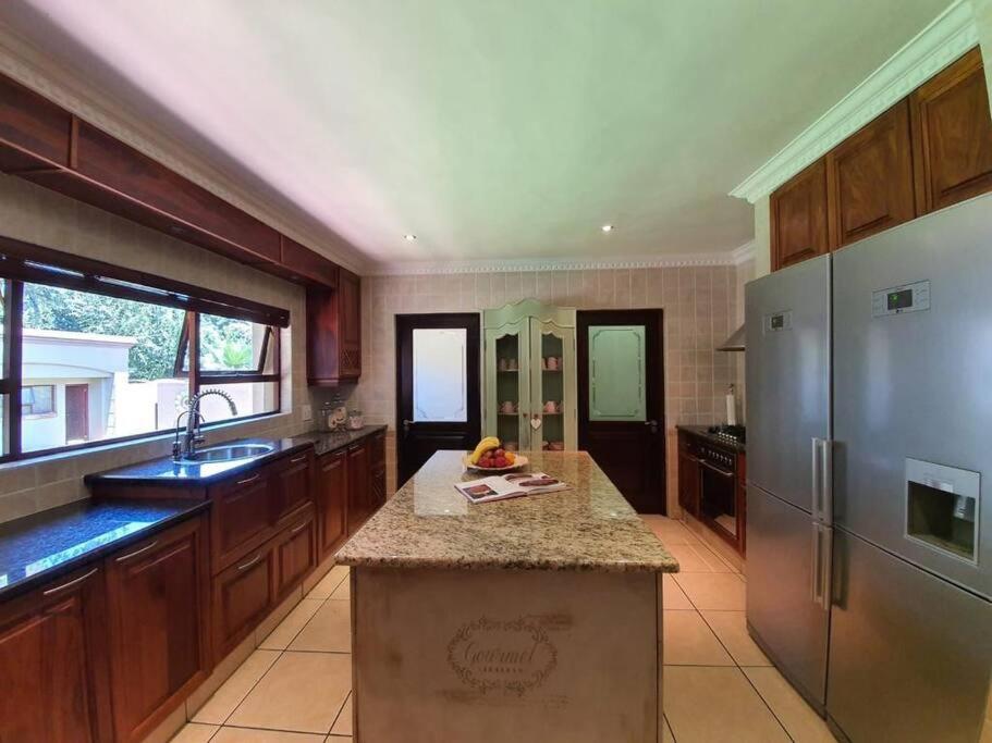 OR Tambo Airport Mansion ,Self Catering Holiday Home