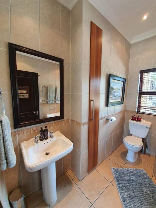 OR Tambo Airport Mansion ,Self Catering Holiday Home