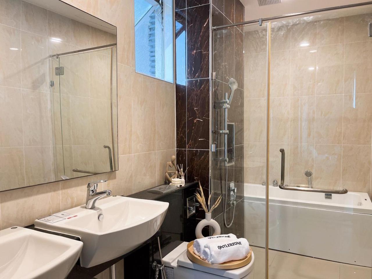 Paragon Suite Homestay by Antlerzone