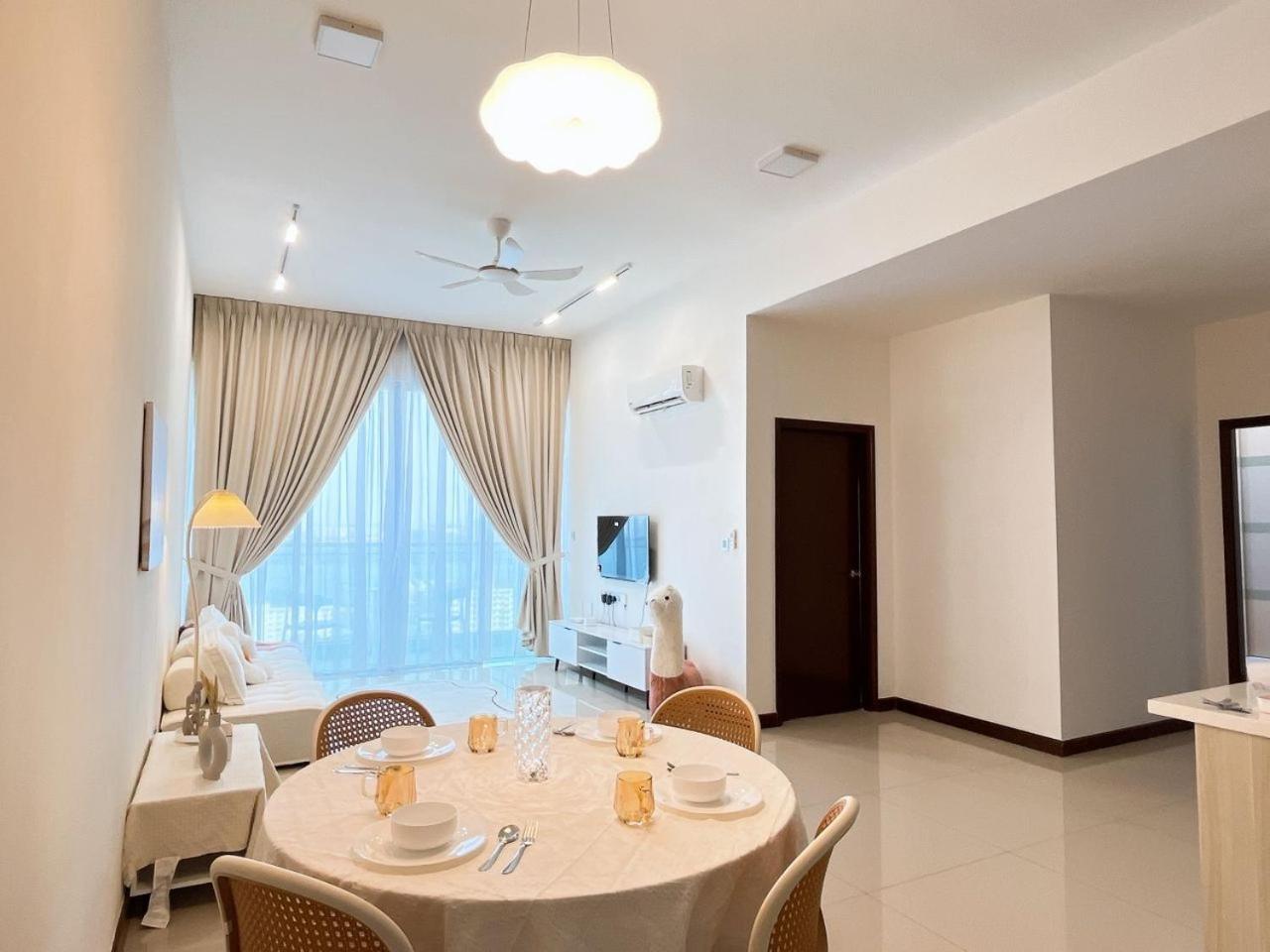 Paragon Suite Homestay by Antlerzone