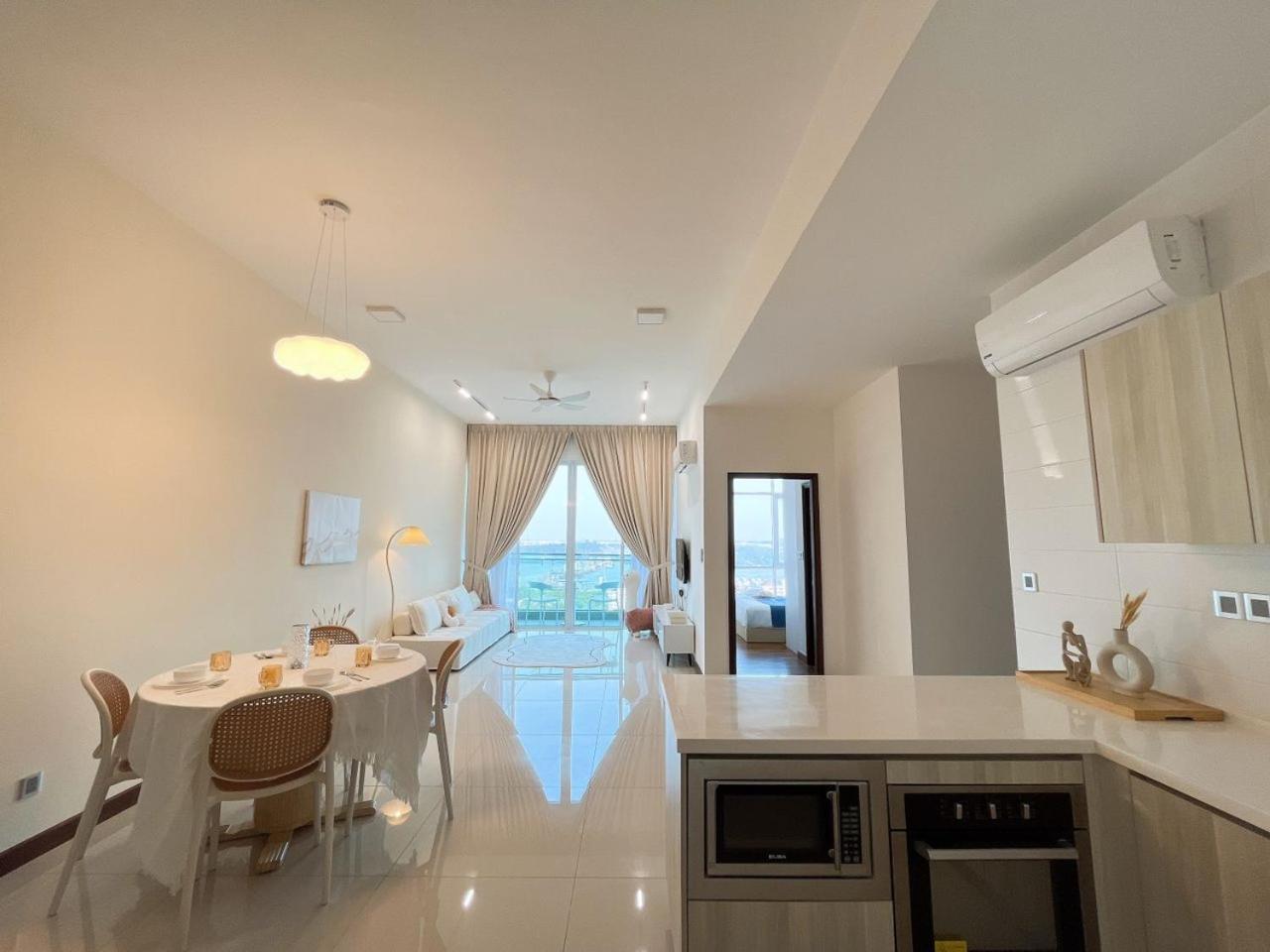 Paragon Suite Homestay by Antlerzone