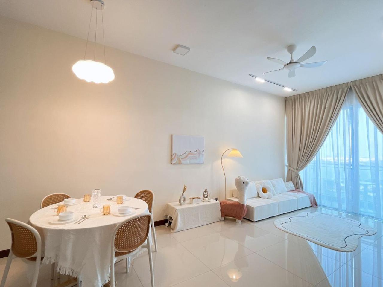 Paragon Suite Homestay by Antlerzone