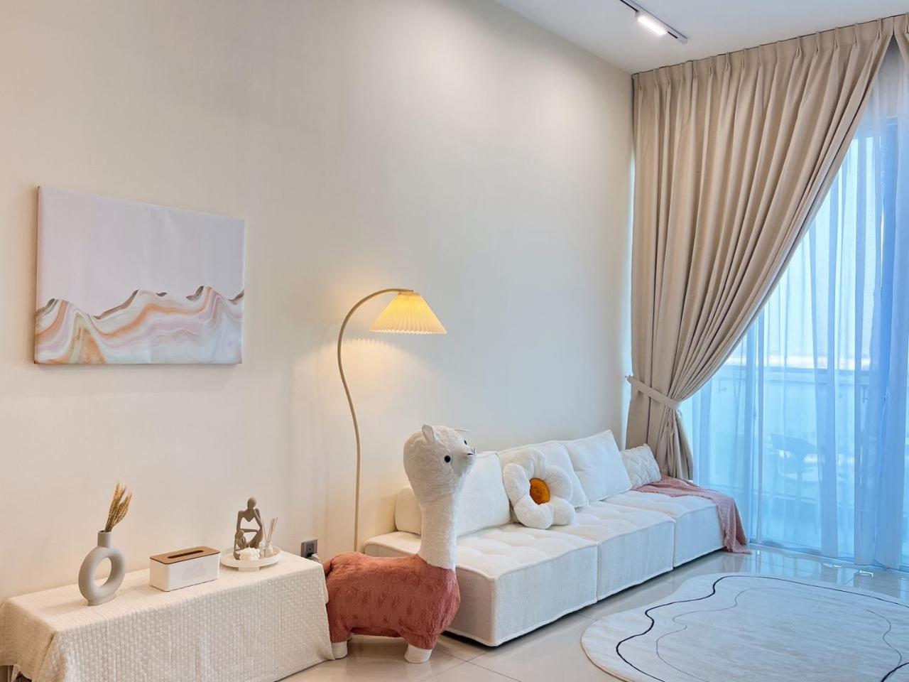Paragon Suite Homestay by Antlerzone