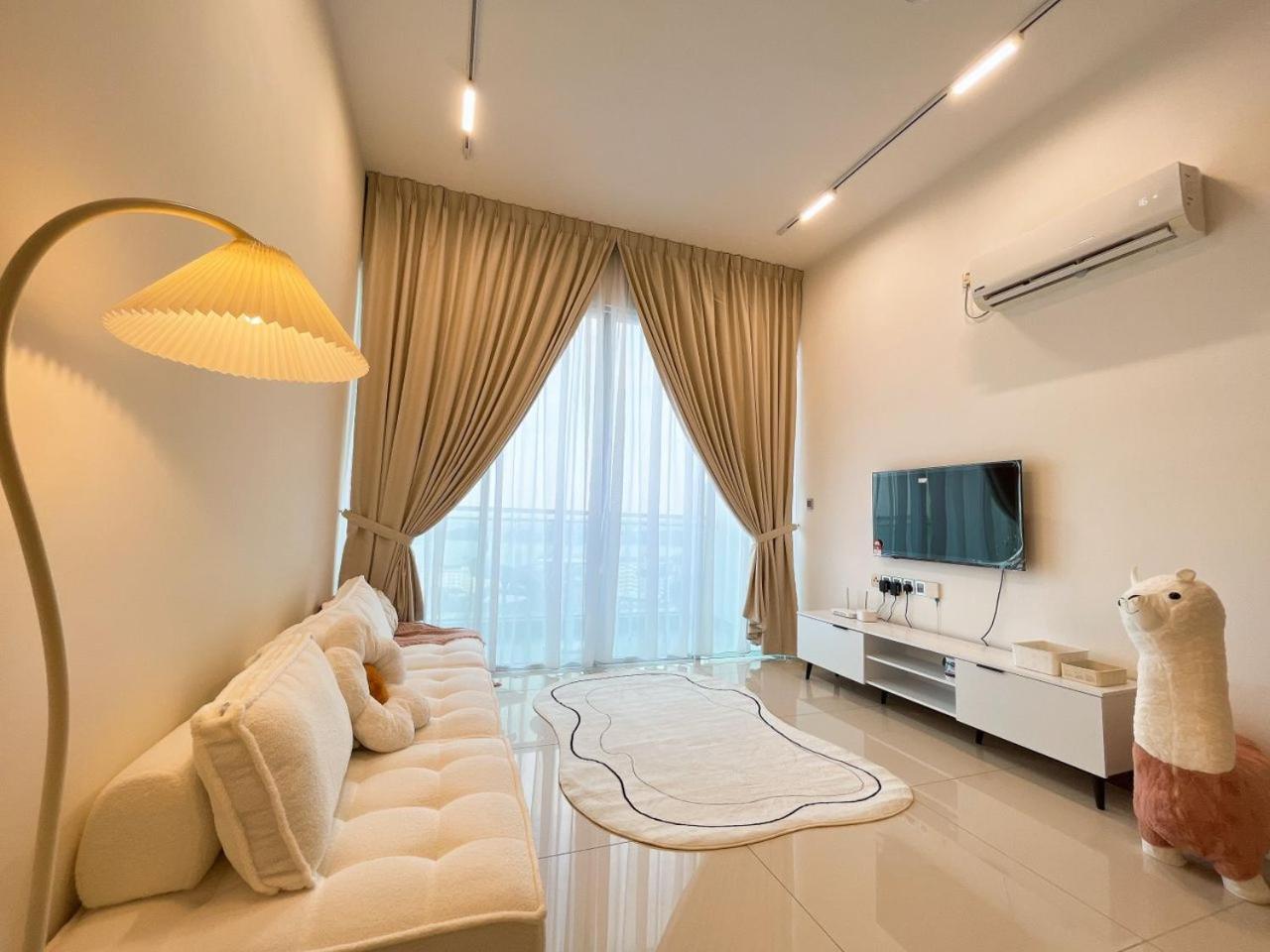 Paragon Suite Homestay by Antlerzone