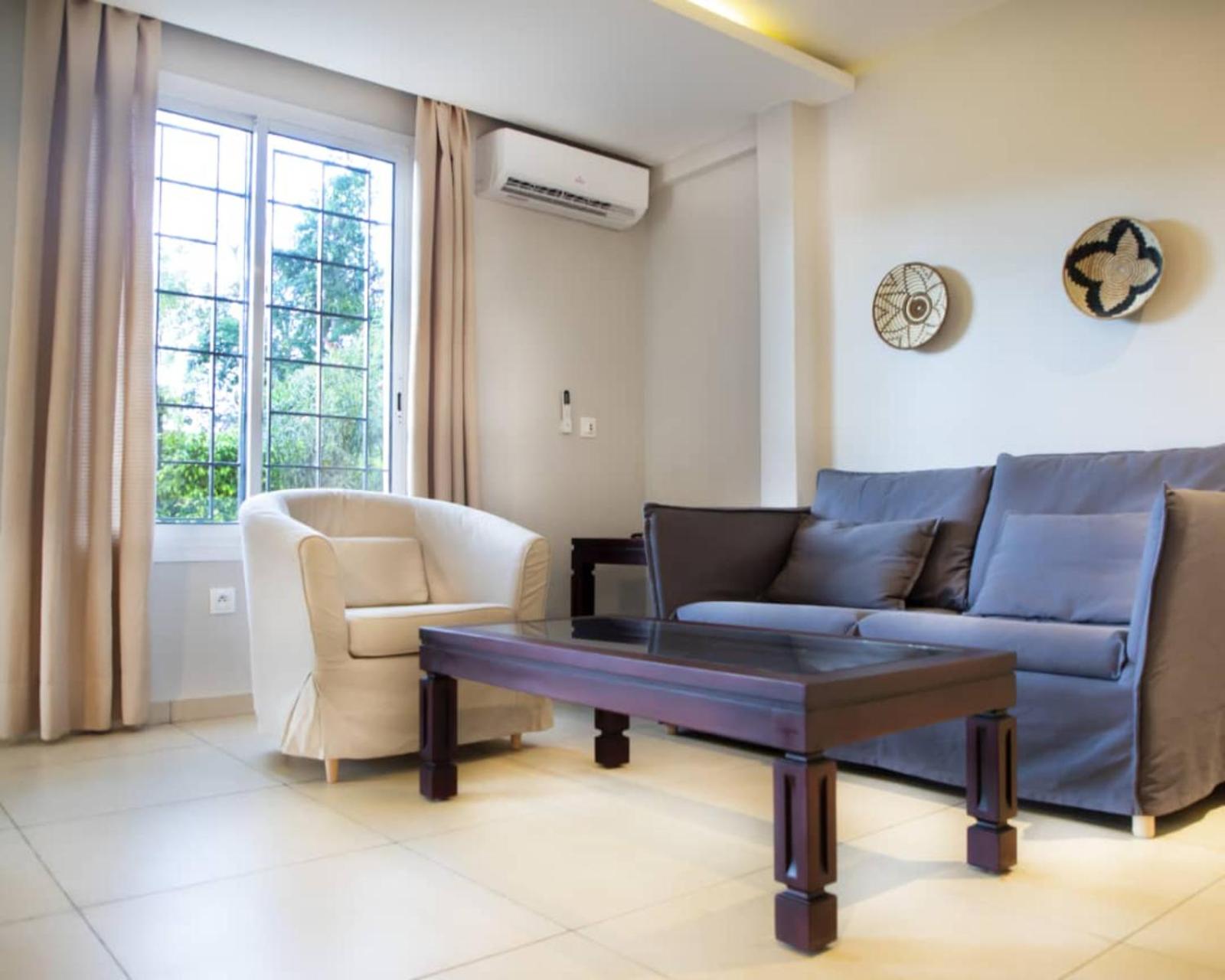 Riad Prince Louis