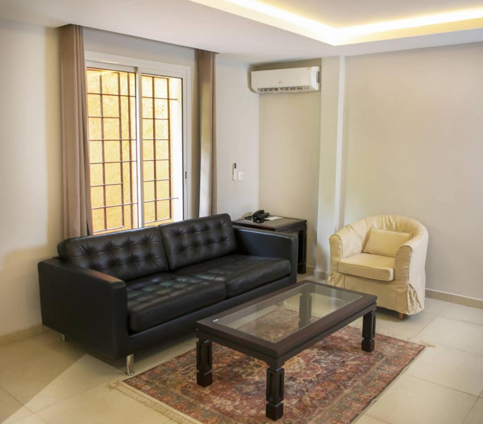 Riad Prince Louis